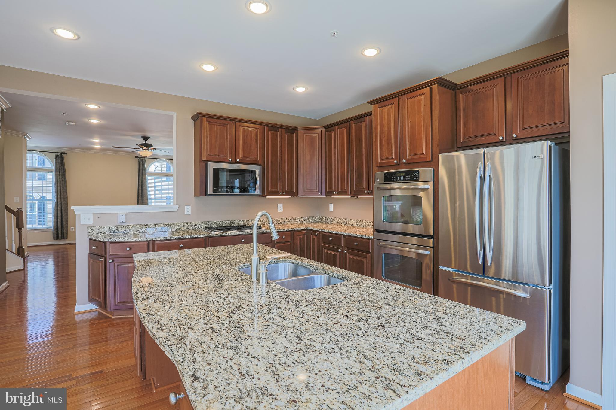 VILLAGES OF DORCHESTER - Residential Lease