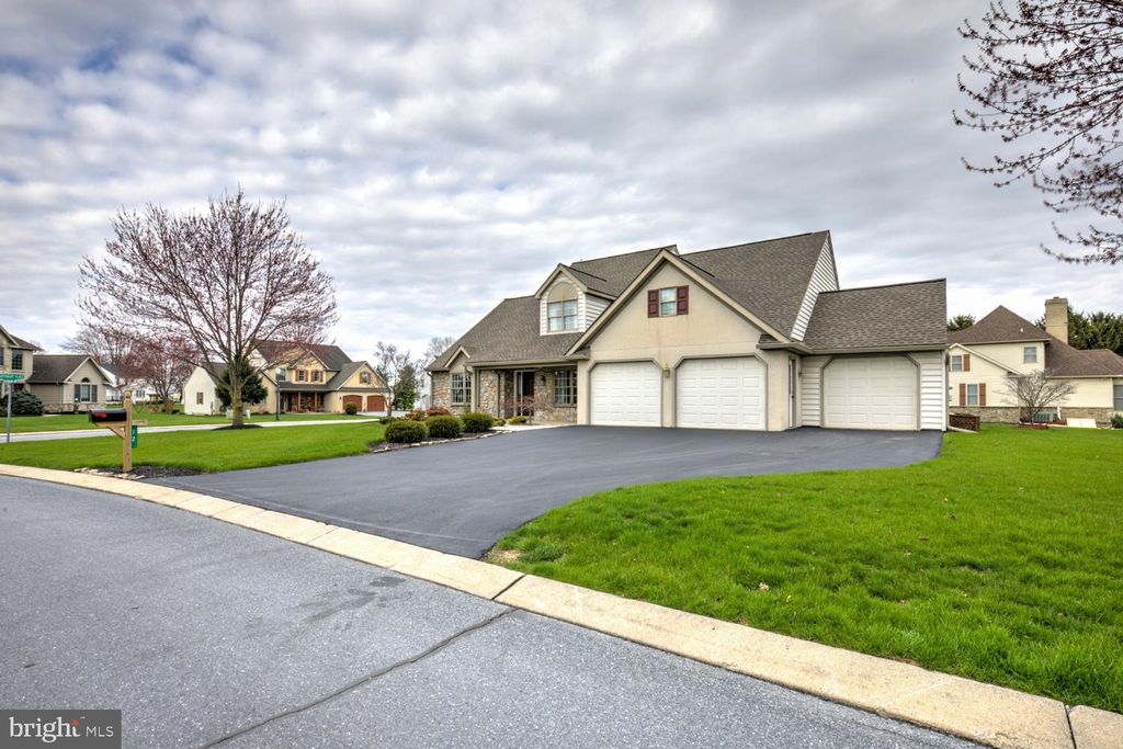 Photo of 12 Buckingham Lane, GORDONVILLE, PA 17529 (MLS # PALA2085460)