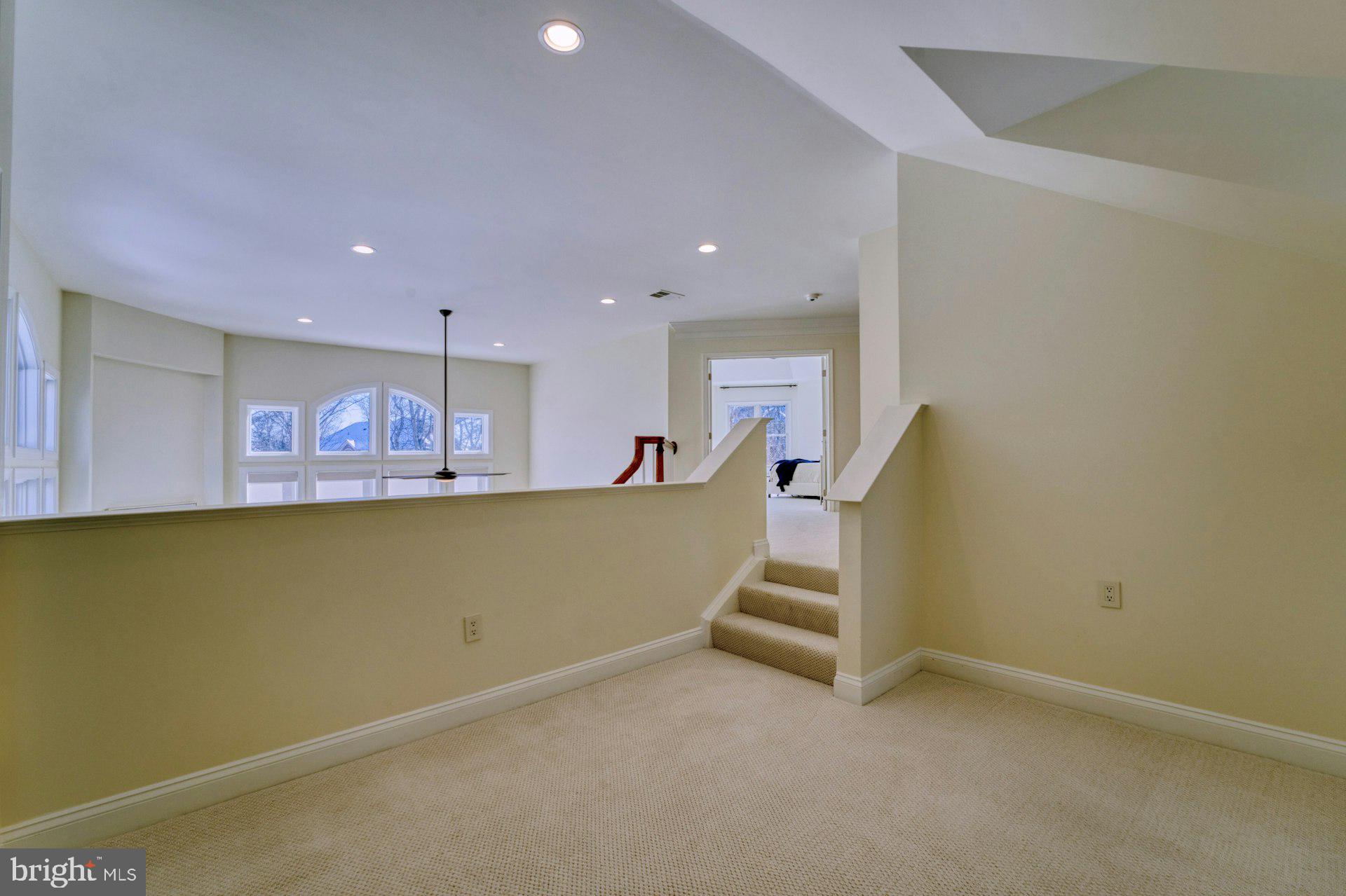 RIVER CREEK - Residential