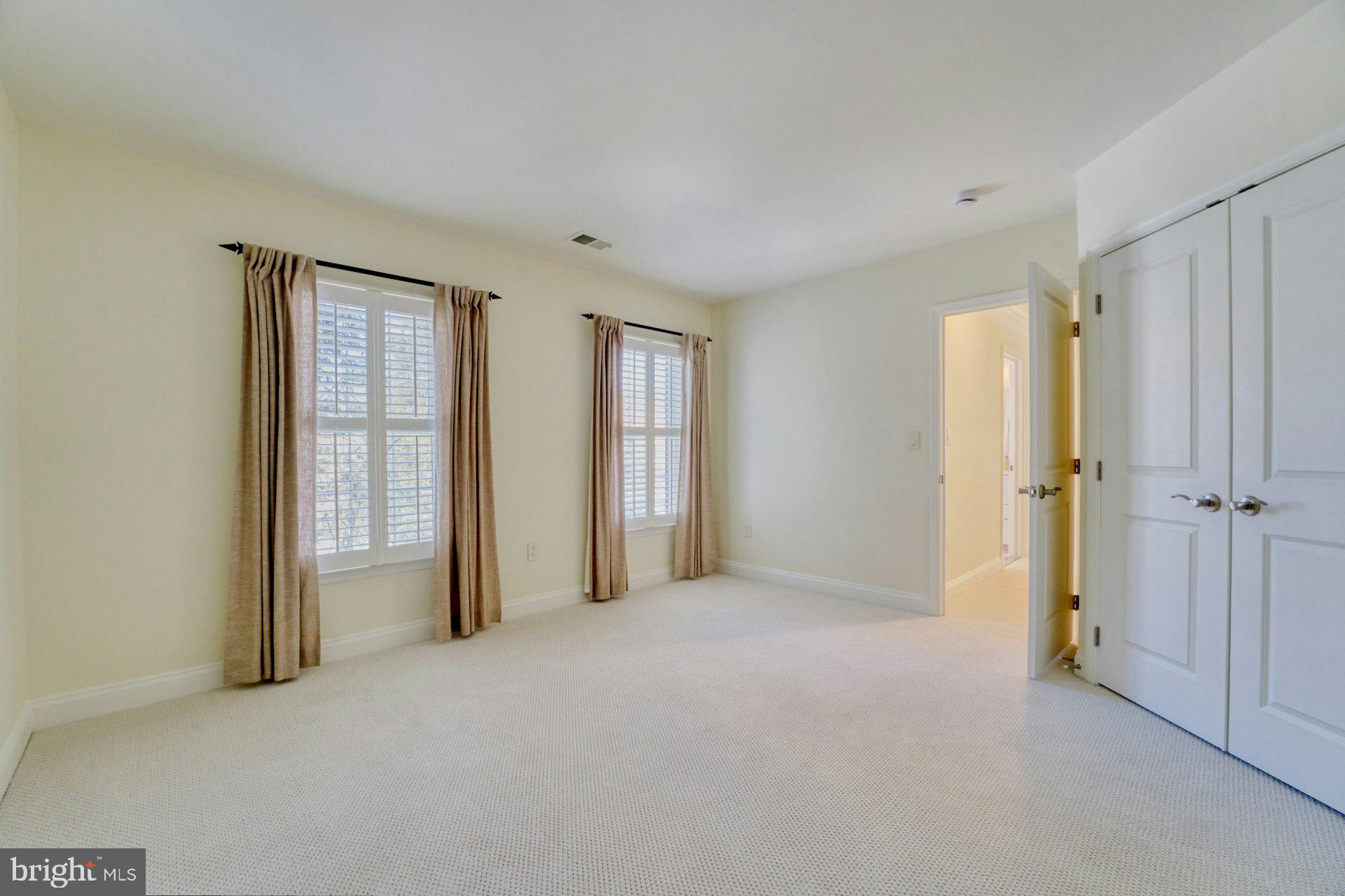 RIVER CREEK - Residential