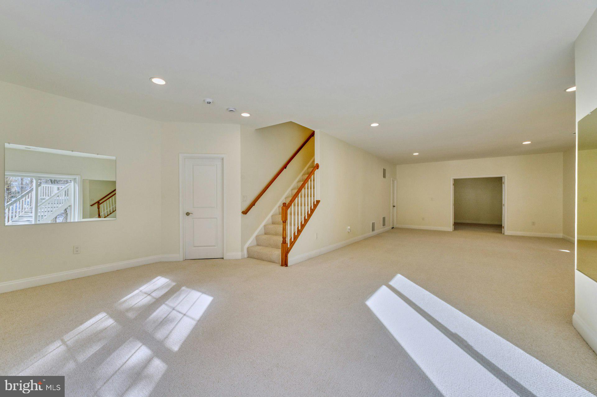 RIVER CREEK - Residential