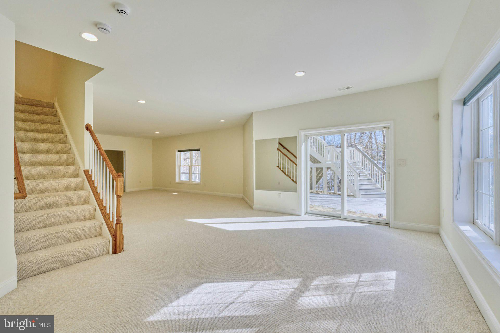 RIVER CREEK - Residential