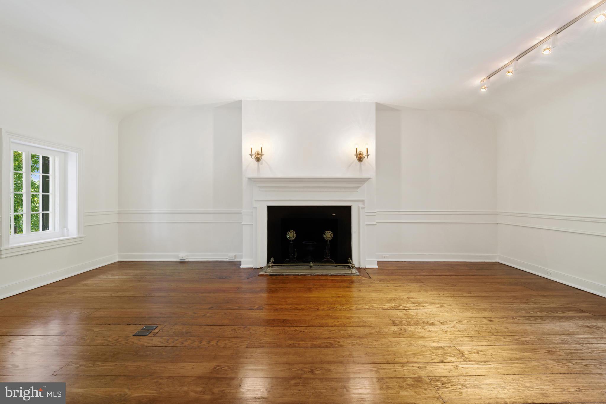 MIDDLEBURG - Residential