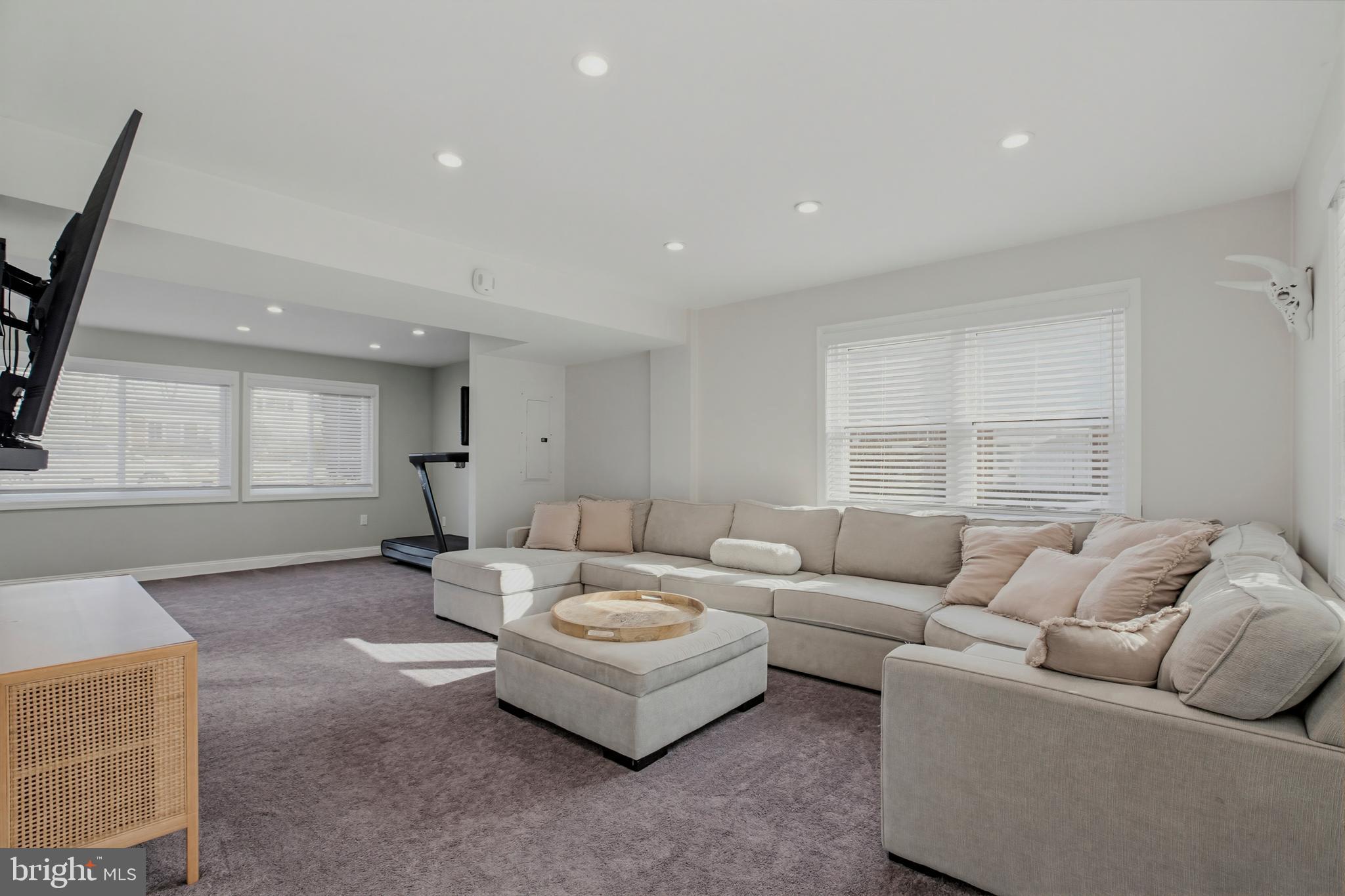 ASPEN KNOLLS - Residential