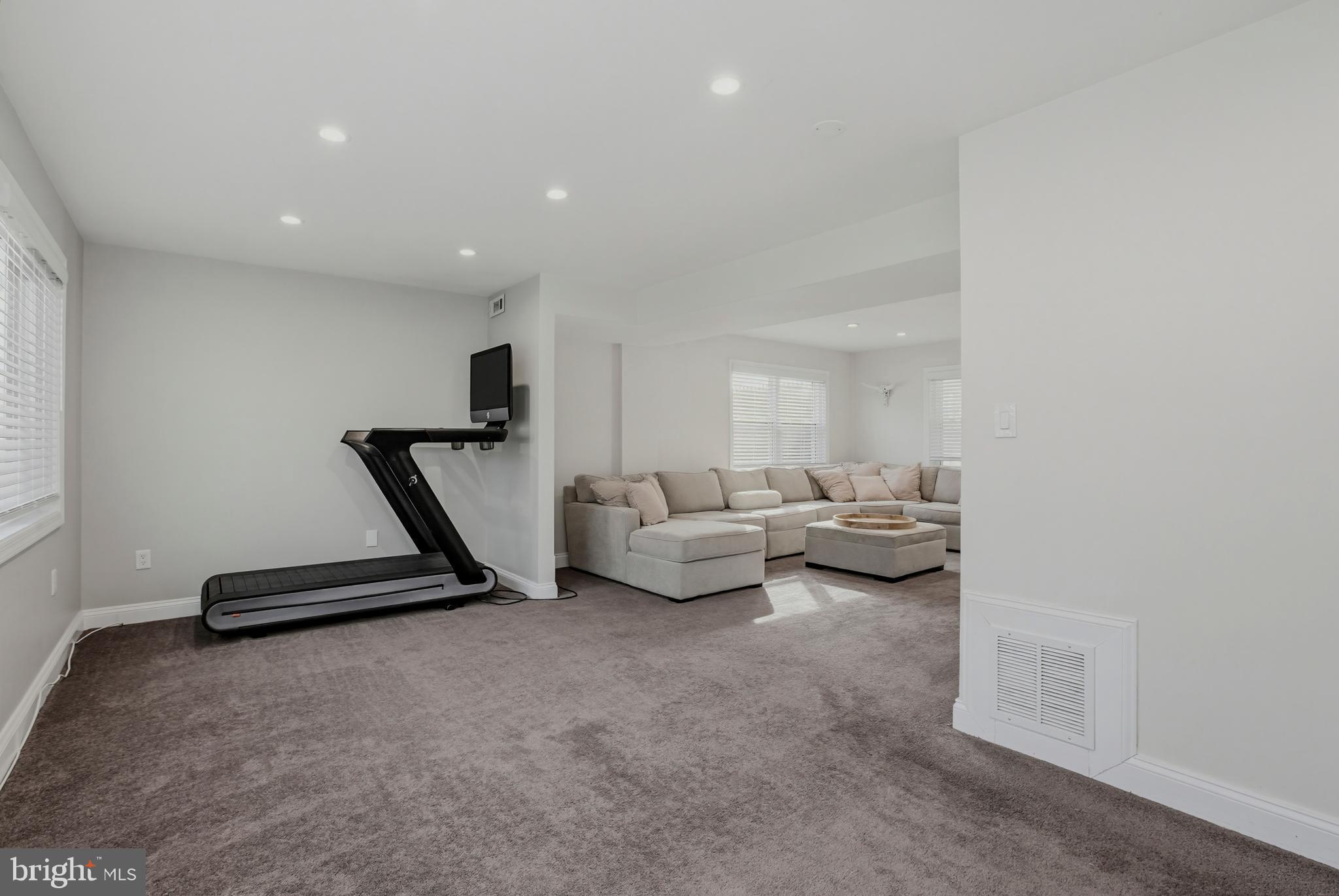 ASPEN KNOLLS - Residential