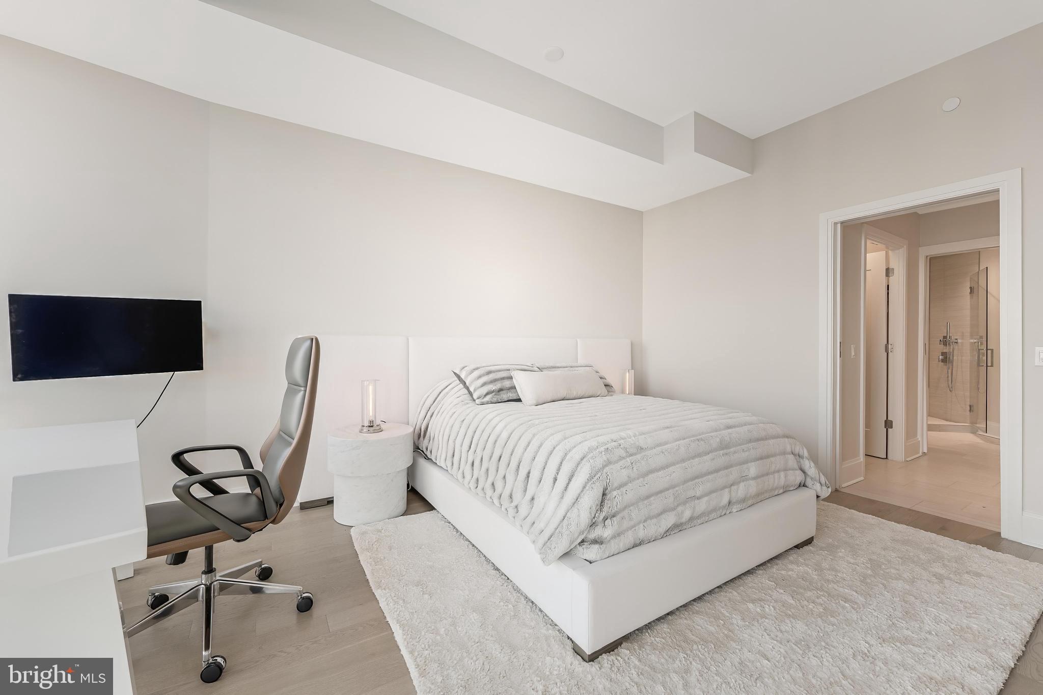 TYSONS CORNER - Residential