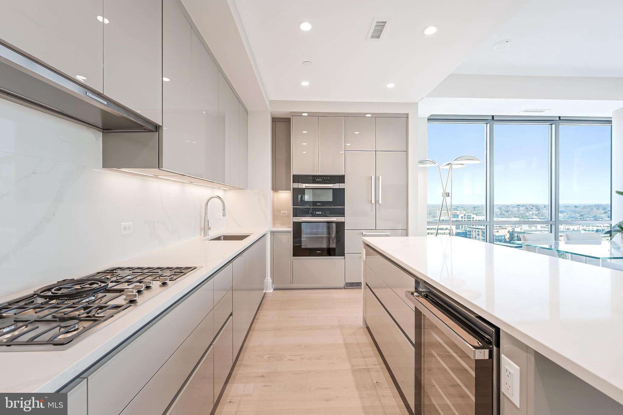 TYSONS CORNER - Residential