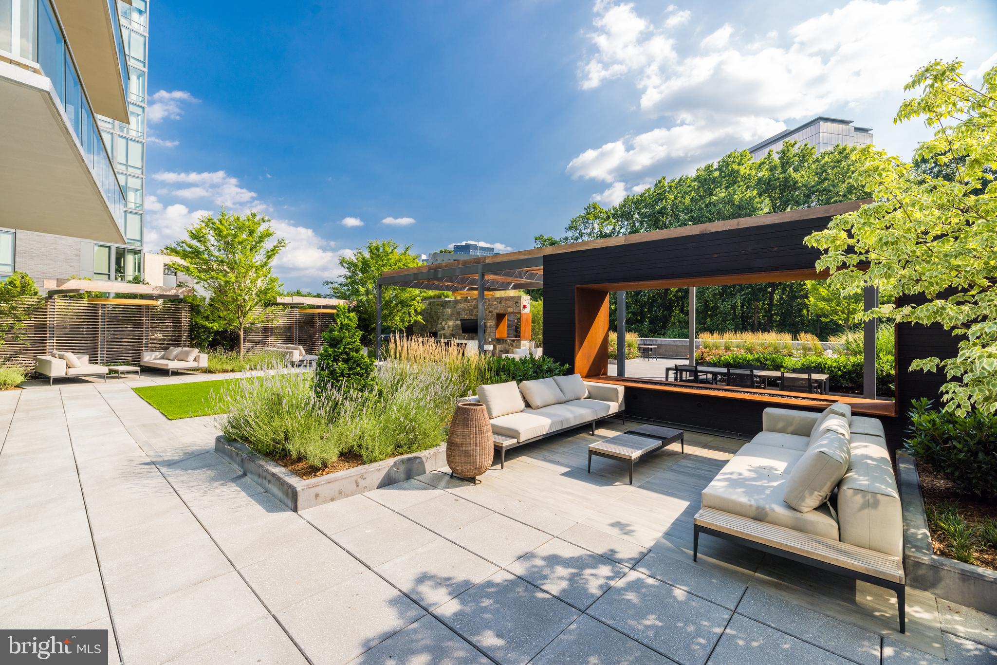 TYSONS CORNER - Residential