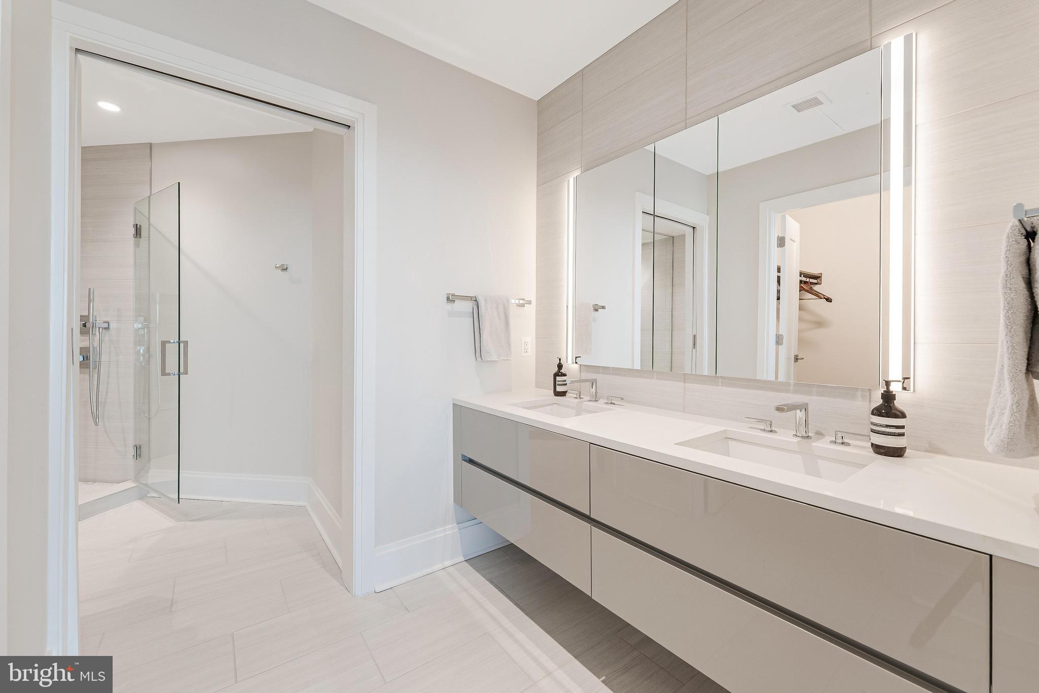 TYSONS CORNER - Residential