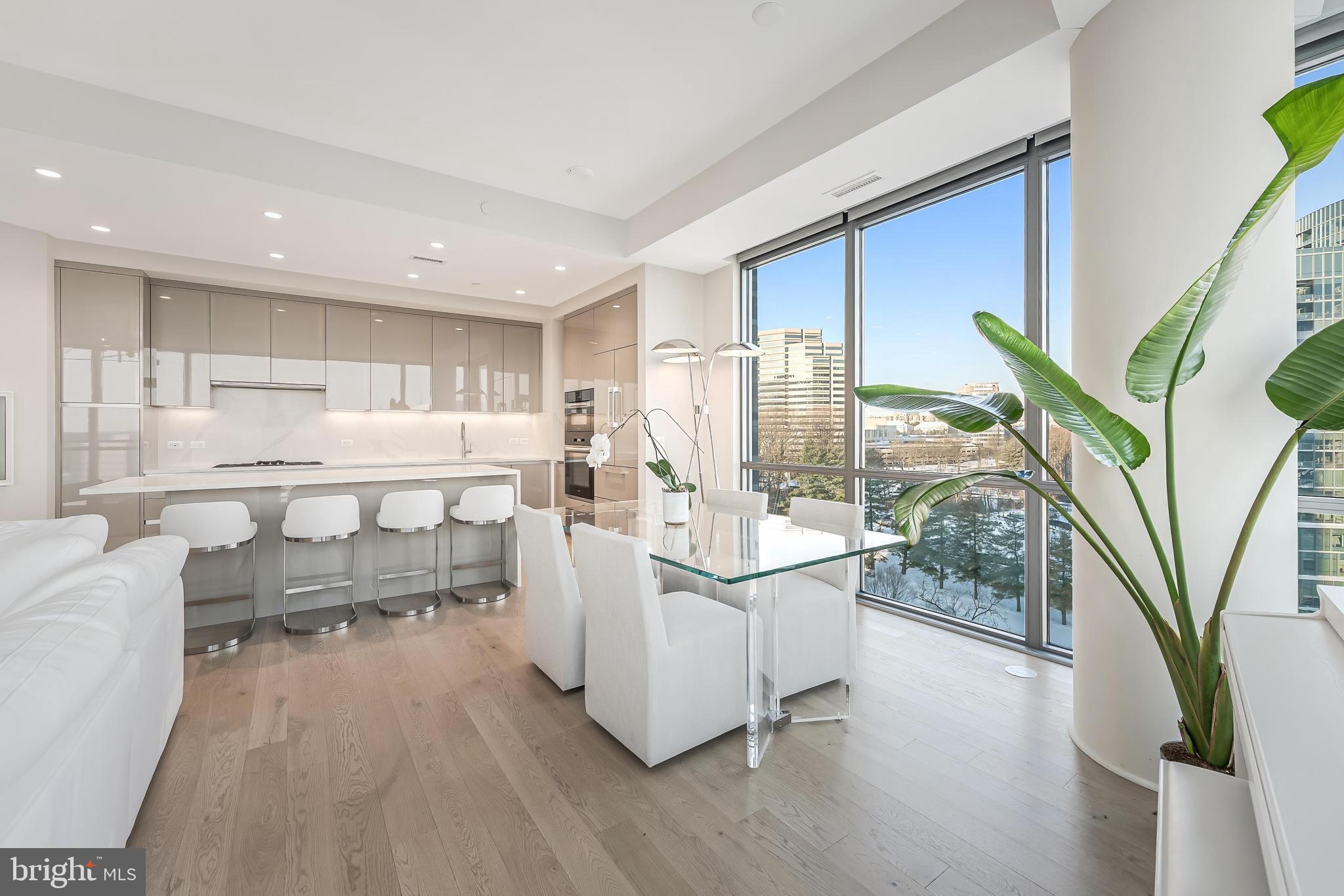 TYSONS CORNER - Residential