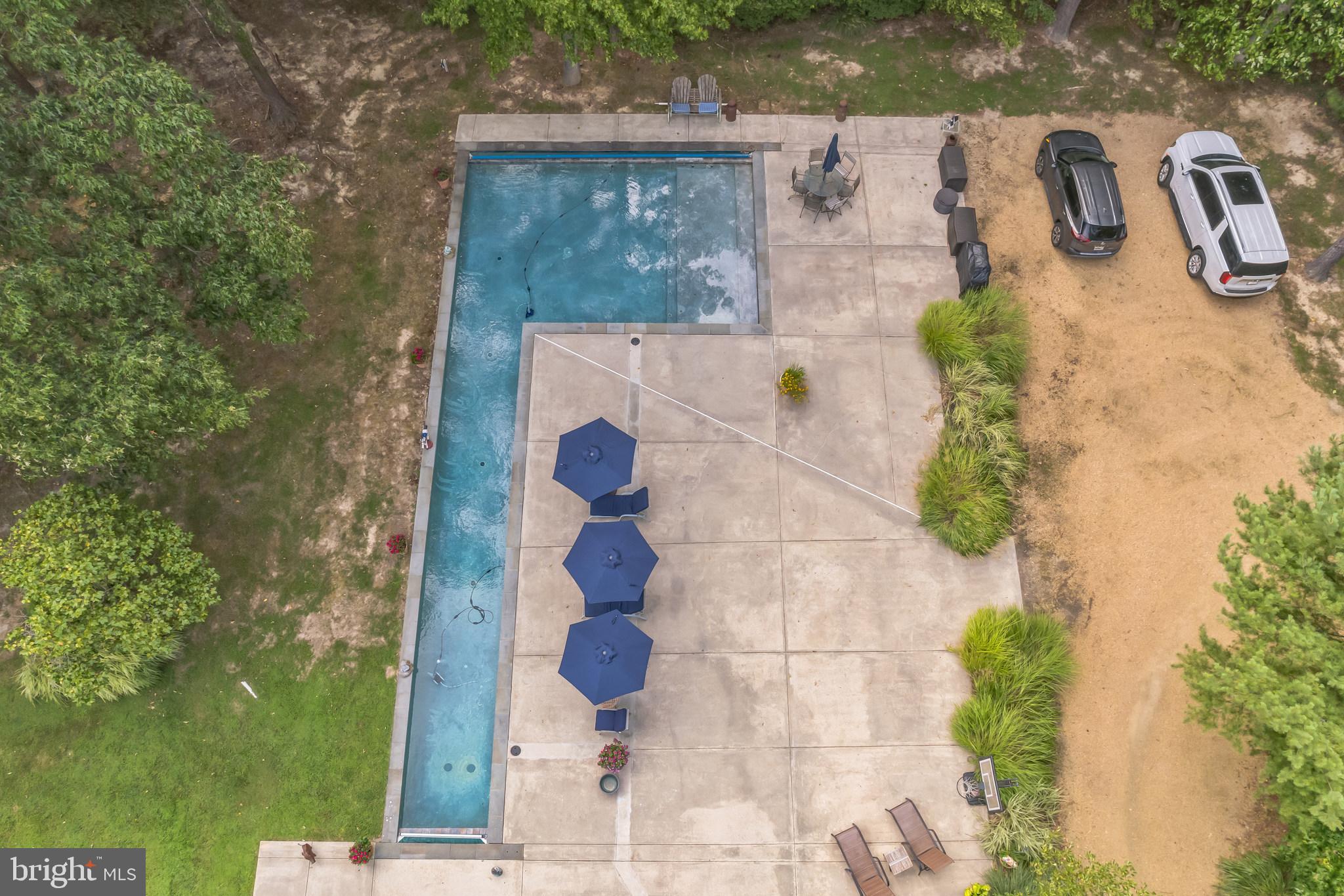 SNOW HILL MANOR - Residential