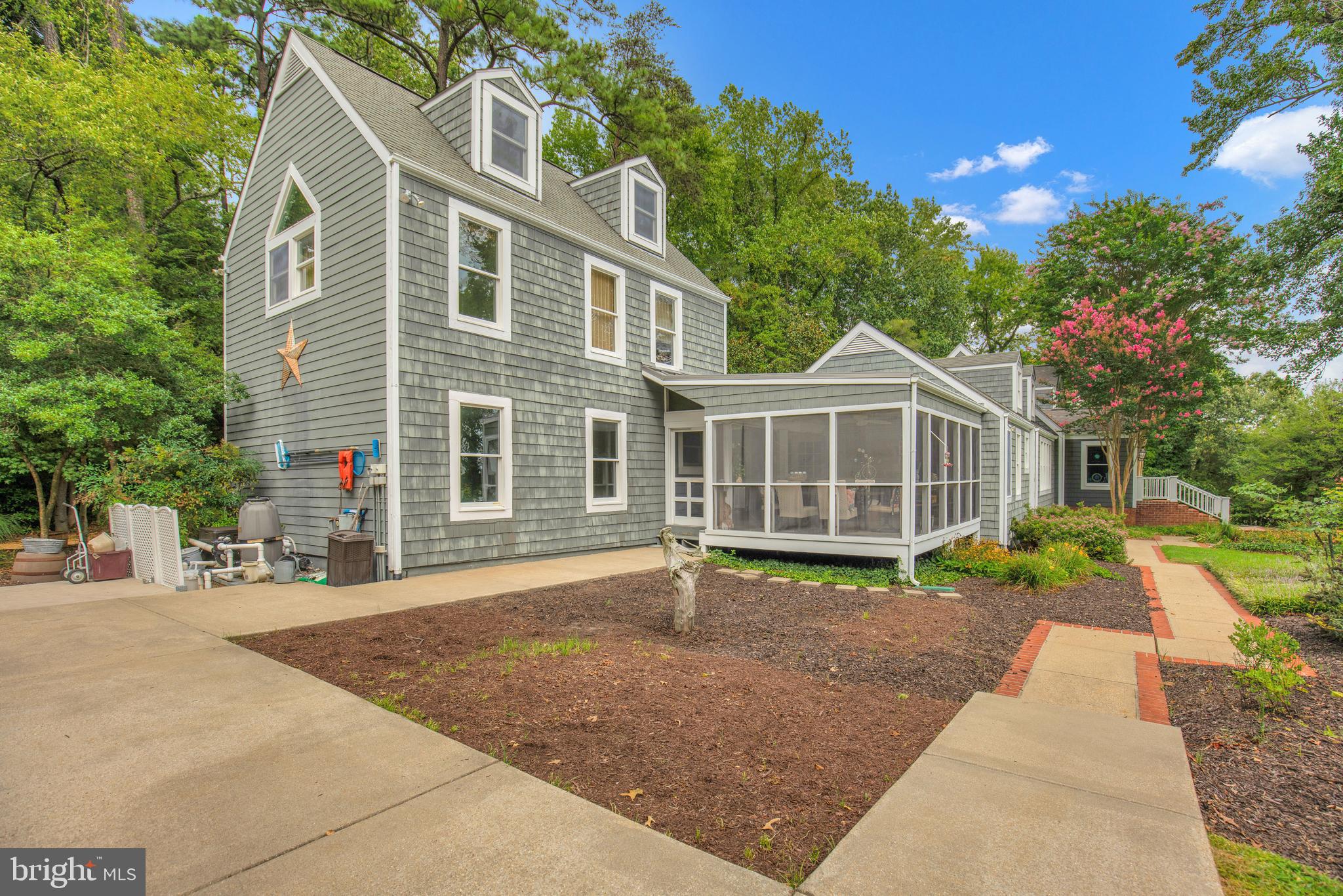 SNOW HILL MANOR - Residential