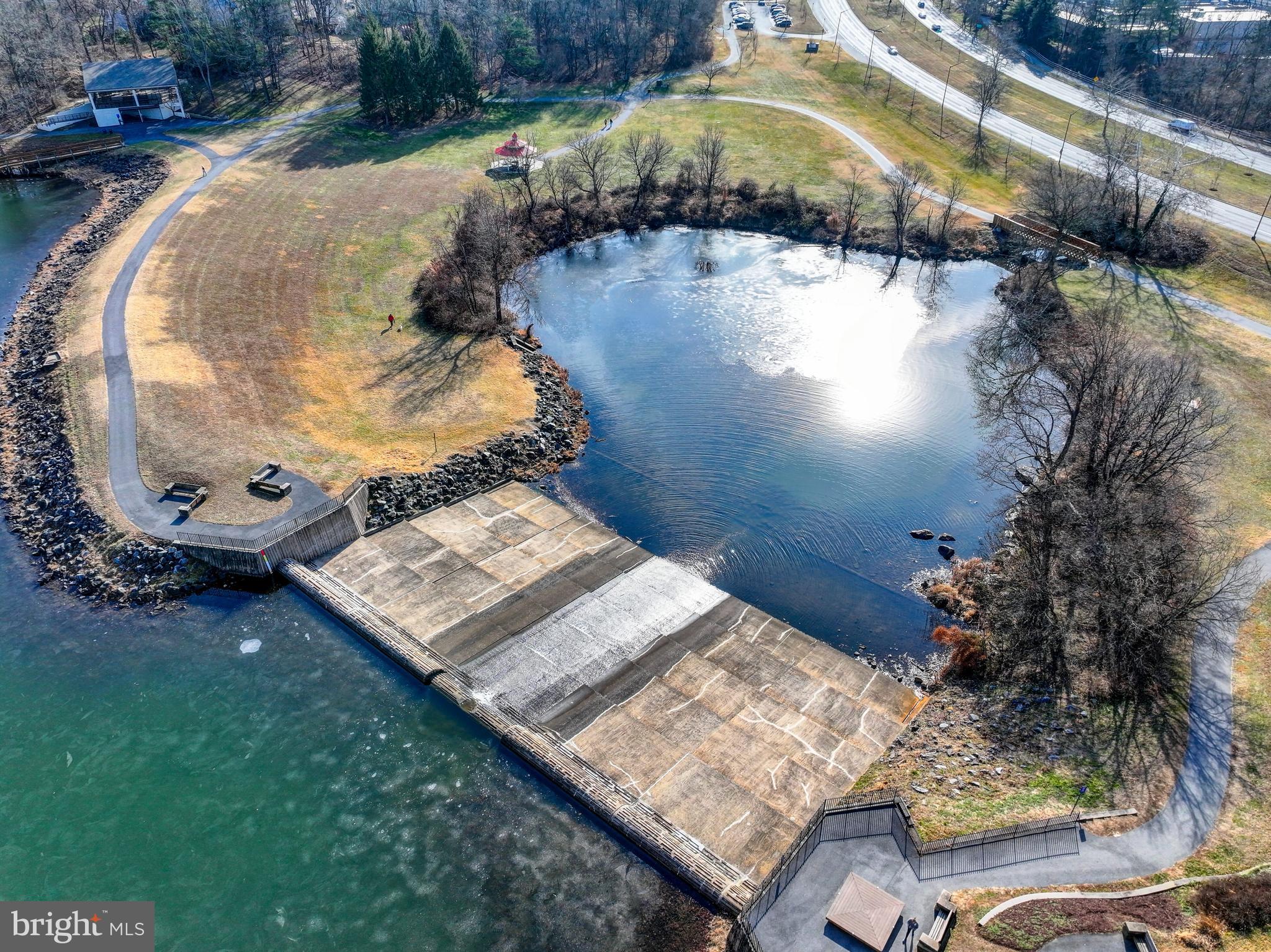 VILLAGE OF OWEN BROWN - Residential