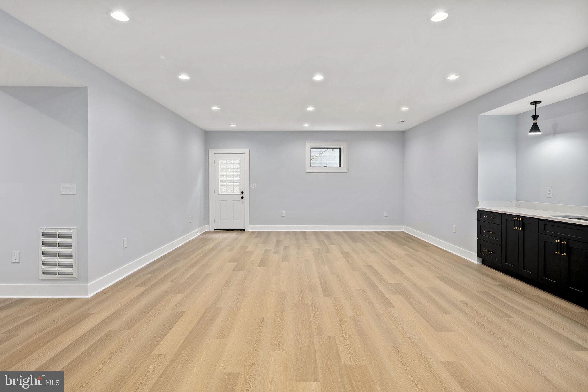 ASHTON HEIGHTS - Residential