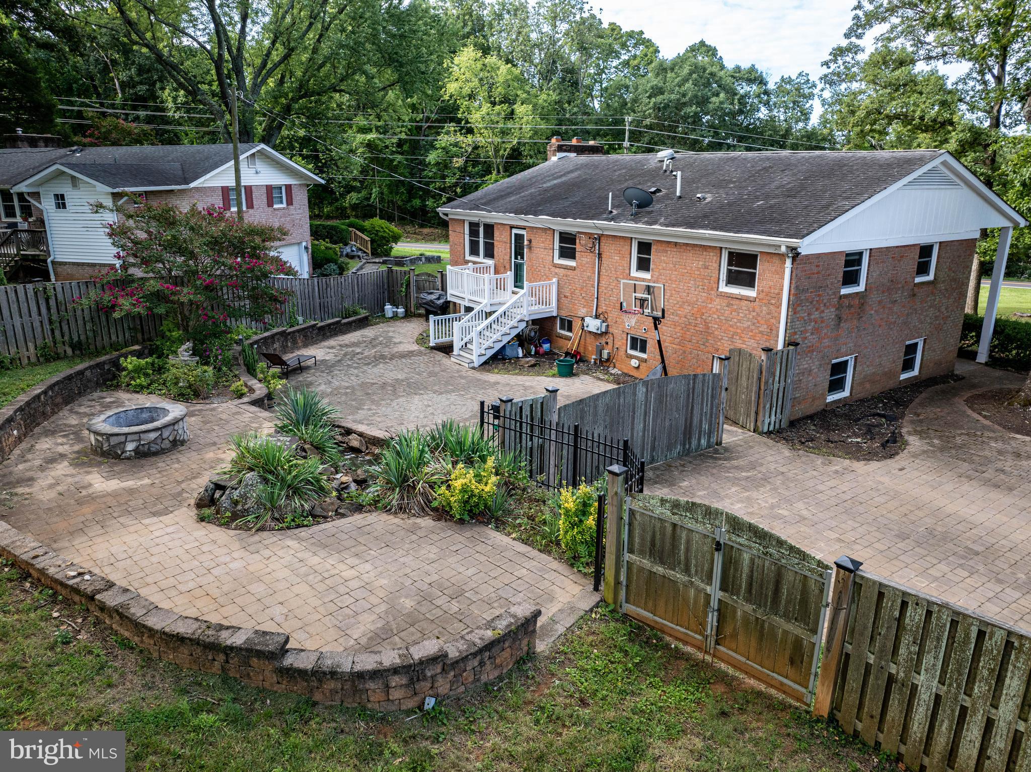 POST ROAD VILLAGE - Residential Lease