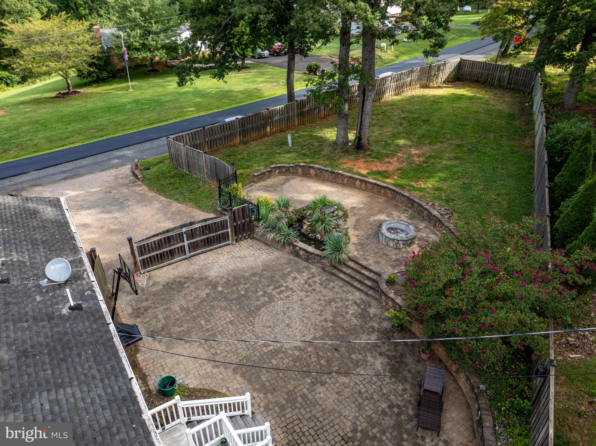 POST ROAD VILLAGE - Residential Lease