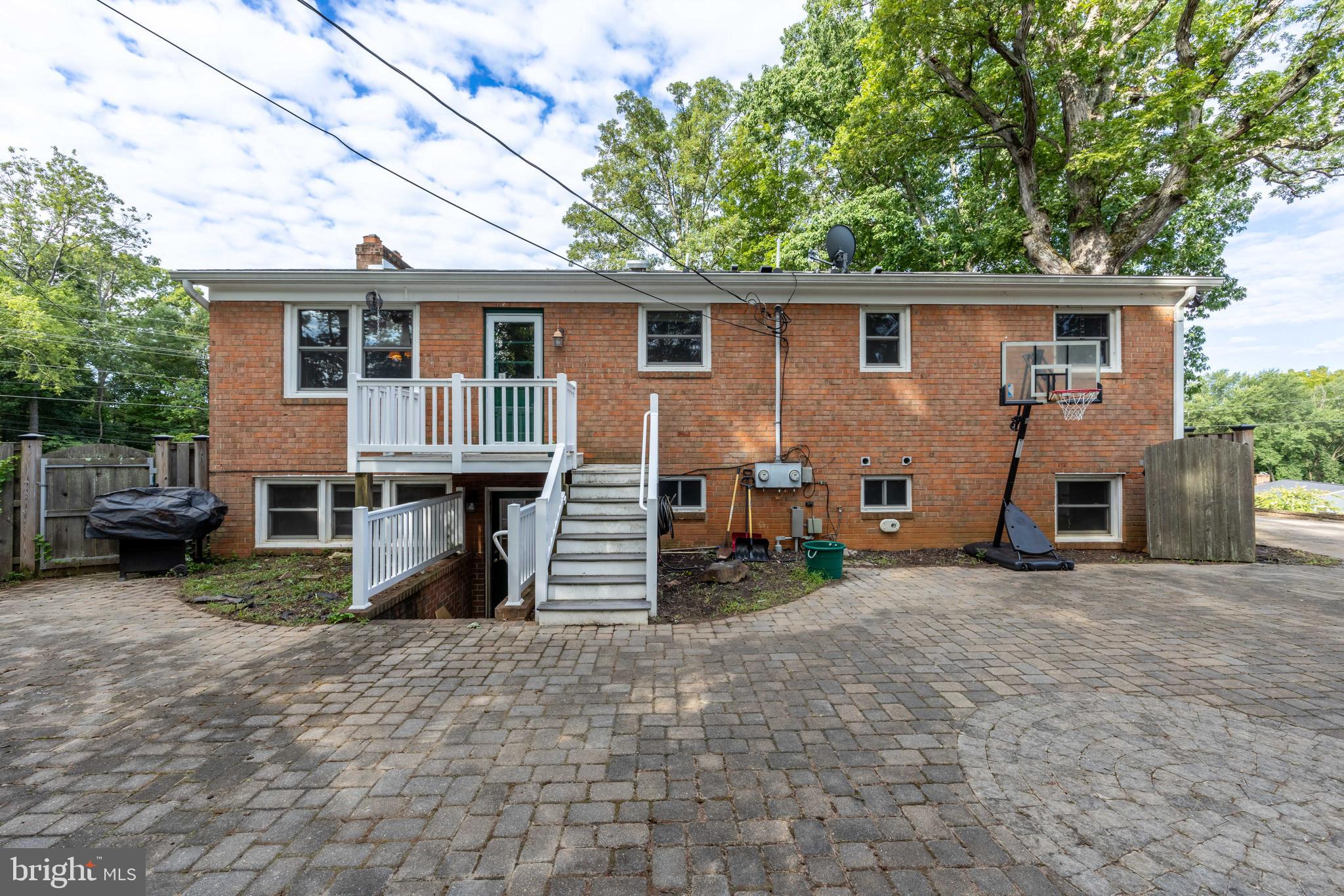 POST ROAD VILLAGE - Residential Lease