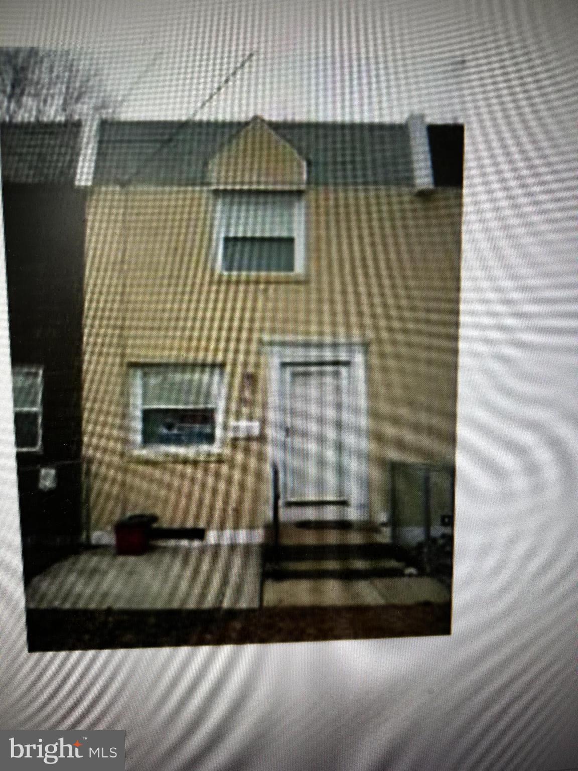Two (2) Bedroom with loads of potential! Near public transportation. Call today for an appointment!