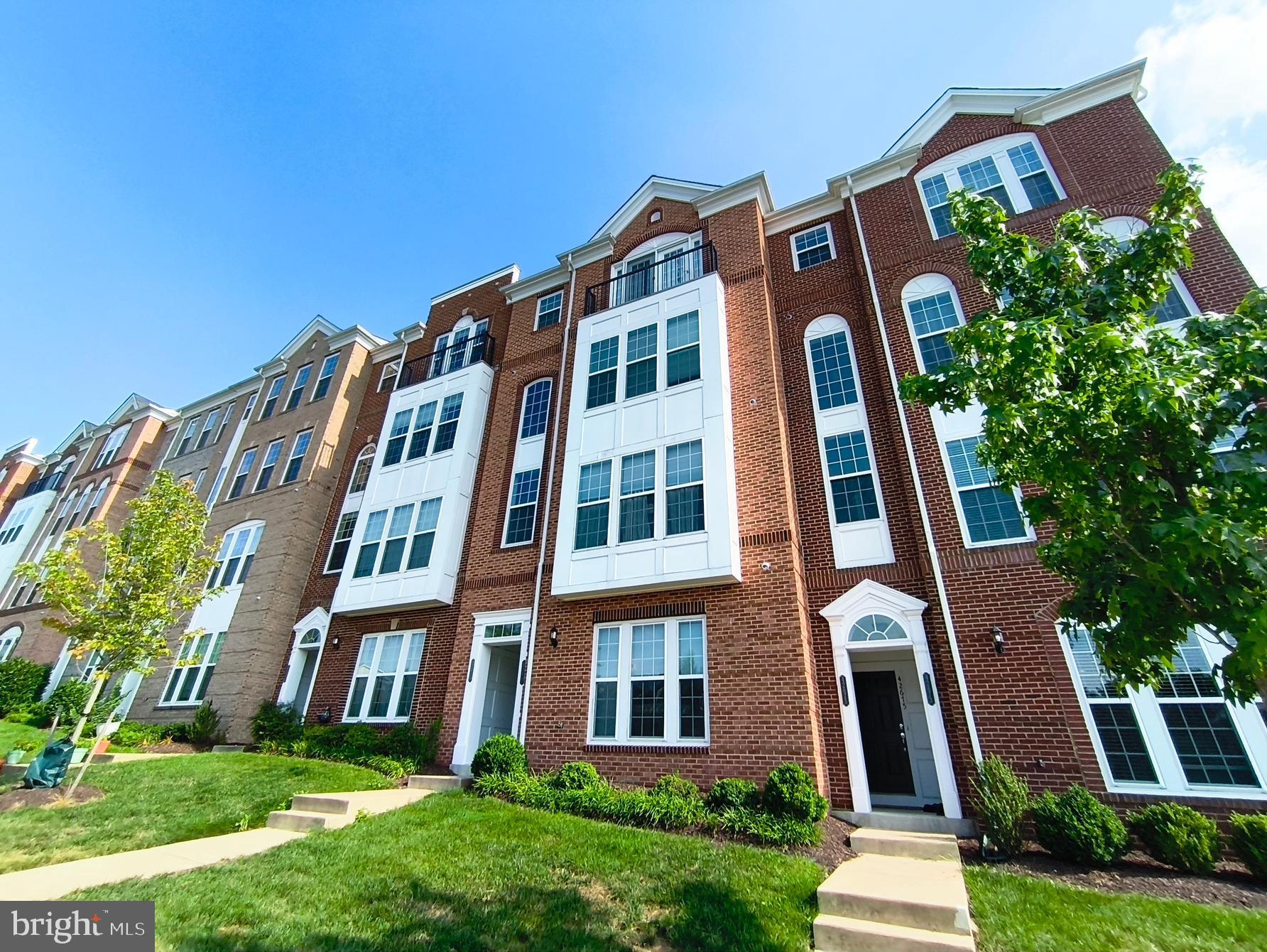 TOWNES AT GOOSE CREEK VILLAGE - Residential Lease