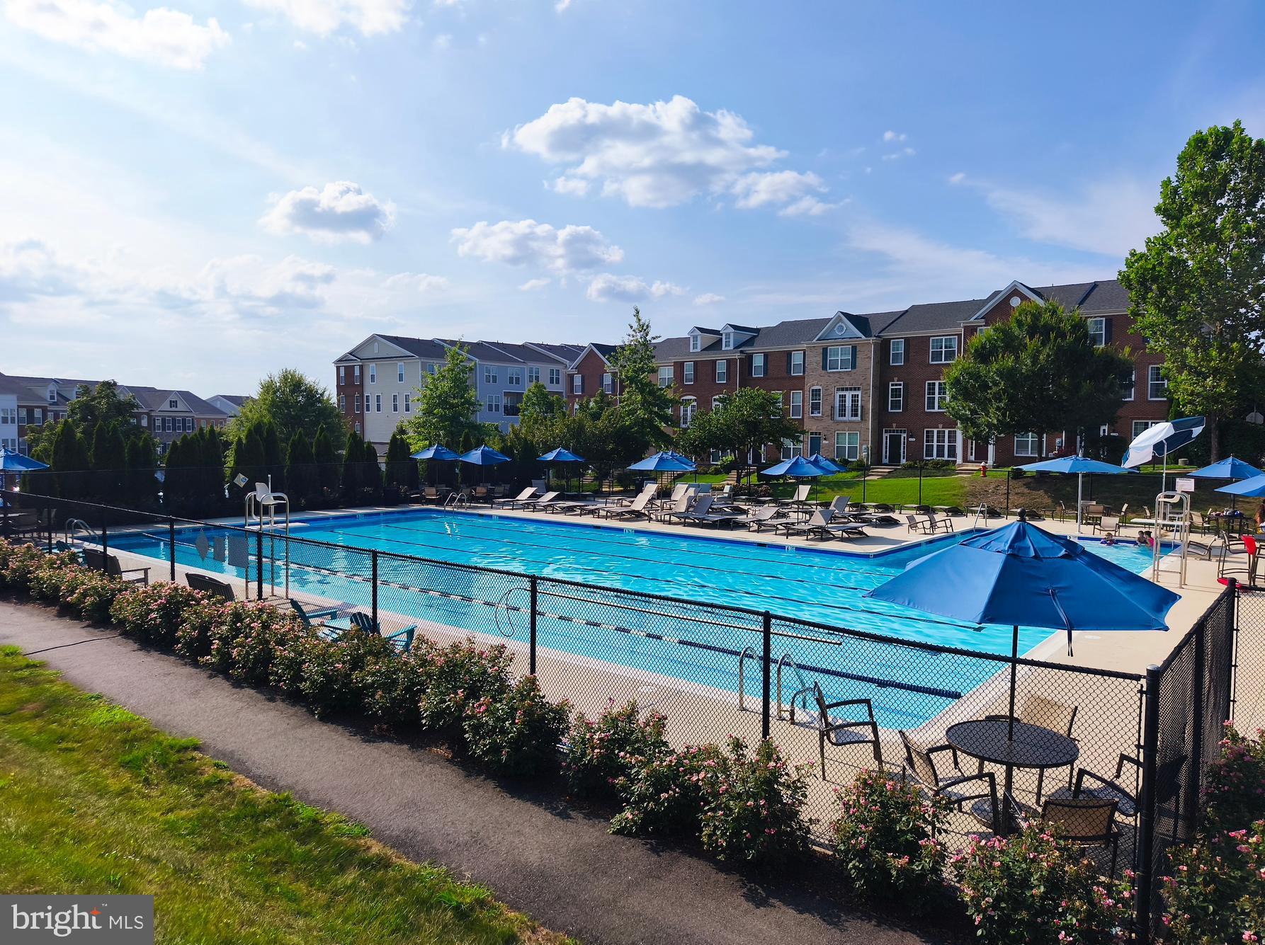 TOWNES AT GOOSE CREEK VILLAGE - Residential Lease