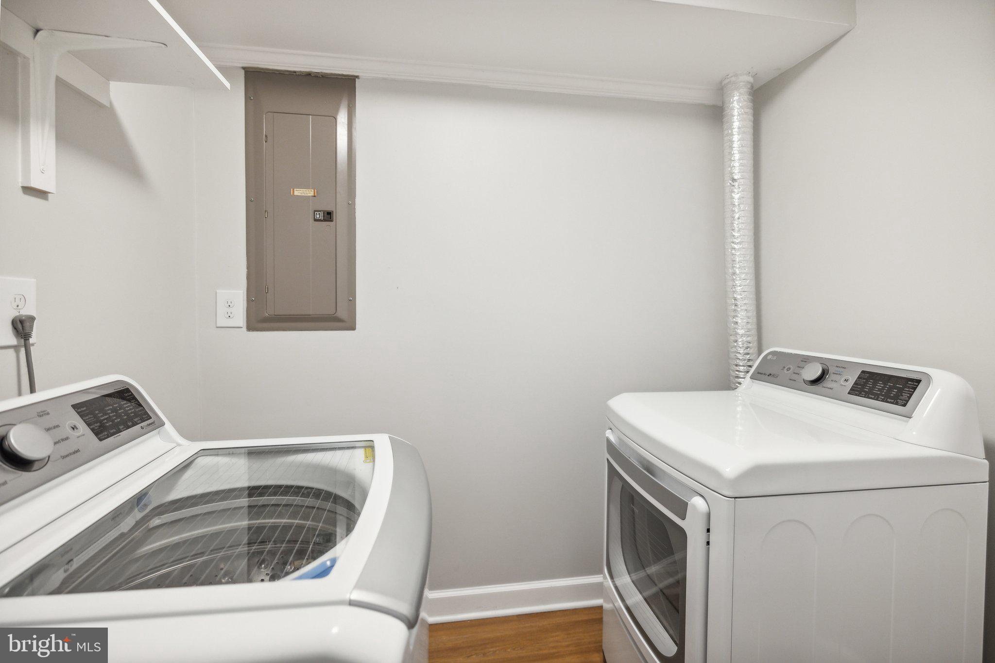 REGENCY ESTATES - Residential