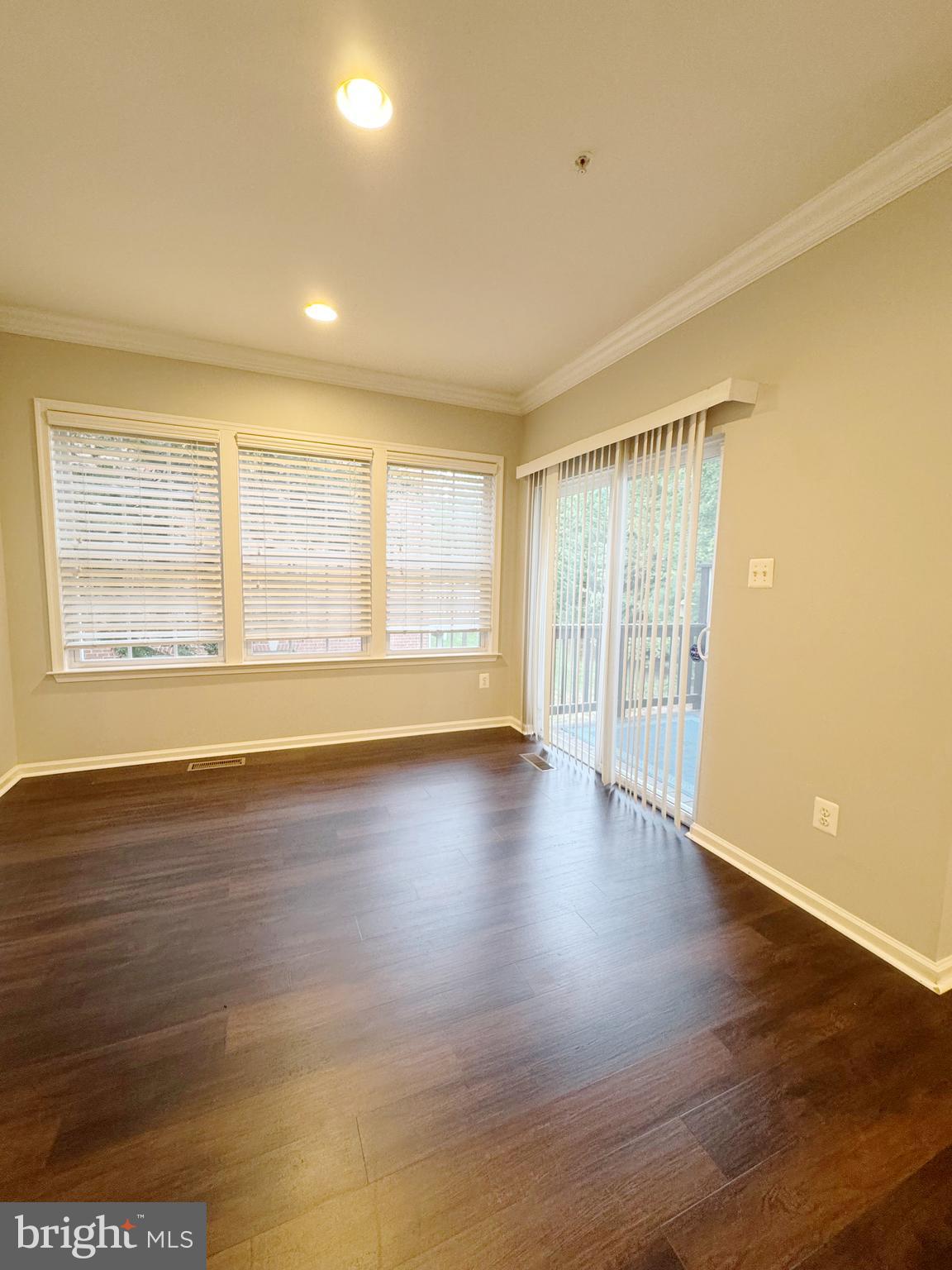 EMERSON - Residential