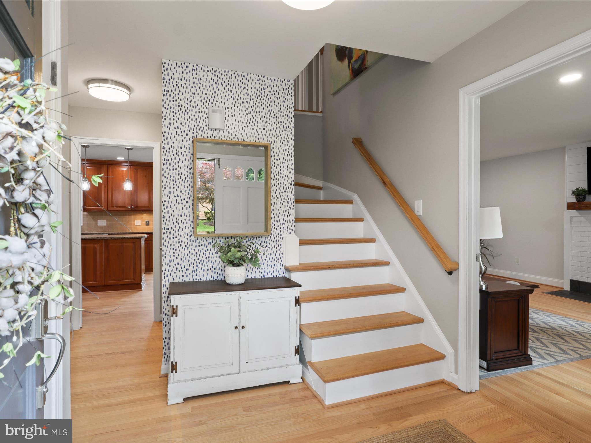 LAKEVALE COURT - Residential