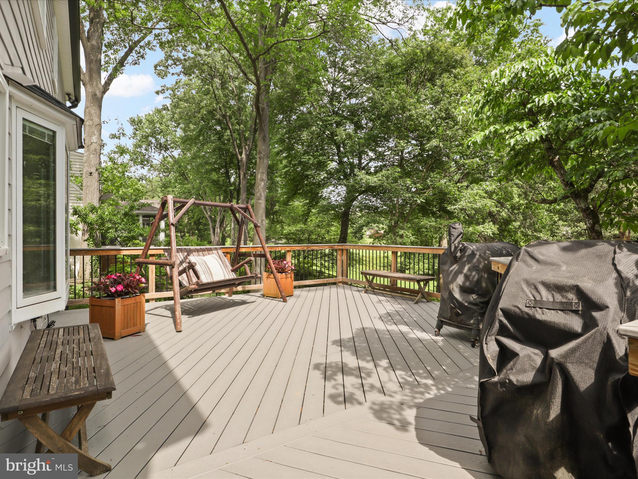 LAKEVALE COURT - Residential