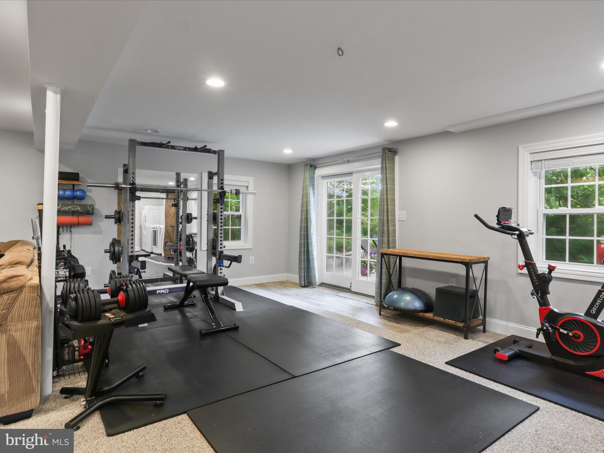 LAKEVALE COURT - Residential