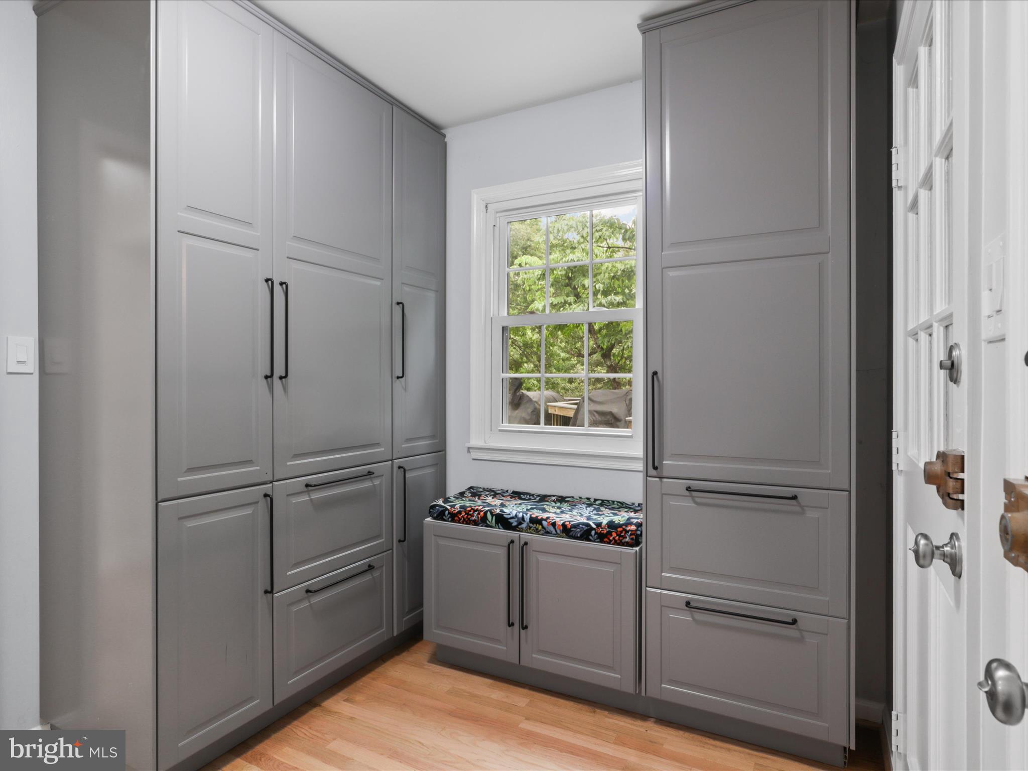 LAKEVALE COURT - Residential