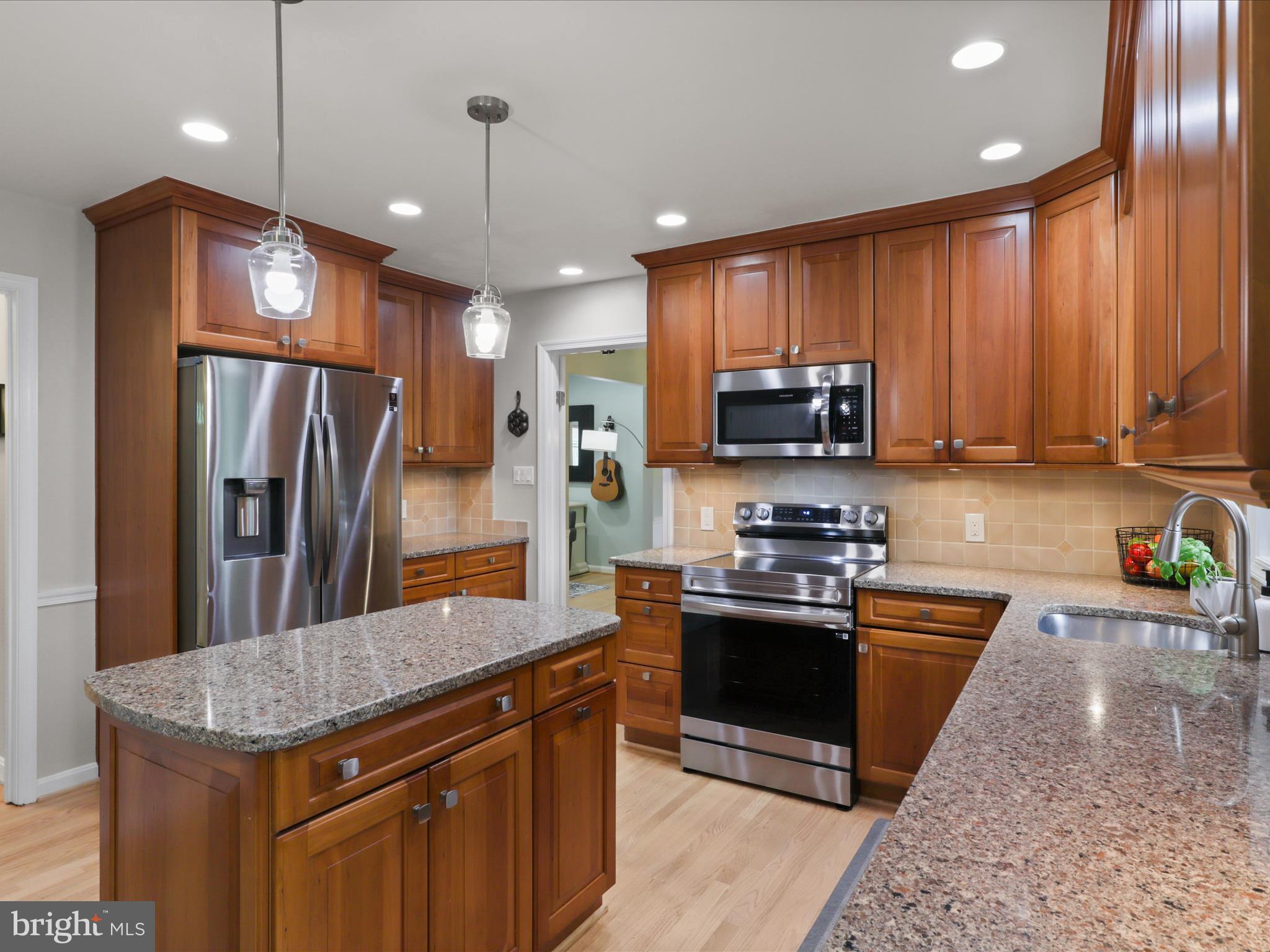 LAKEVALE COURT - Residential