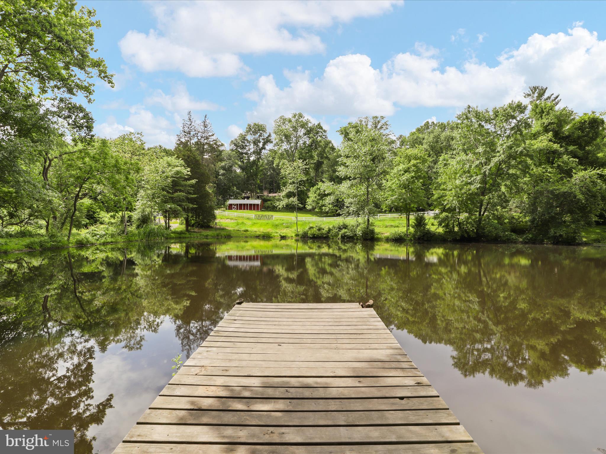 LAKEVALE COURT - Residential