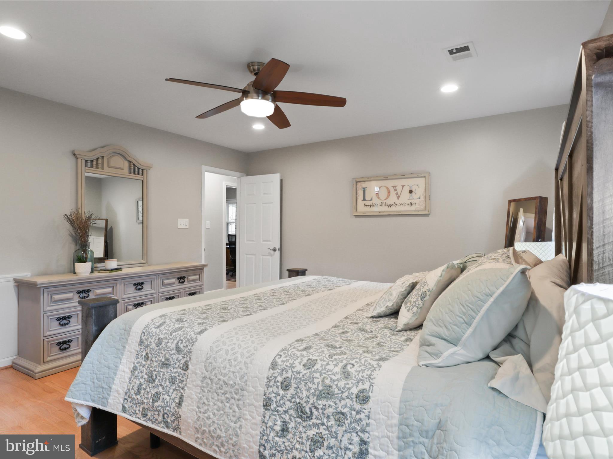 LAKEVALE COURT - Residential