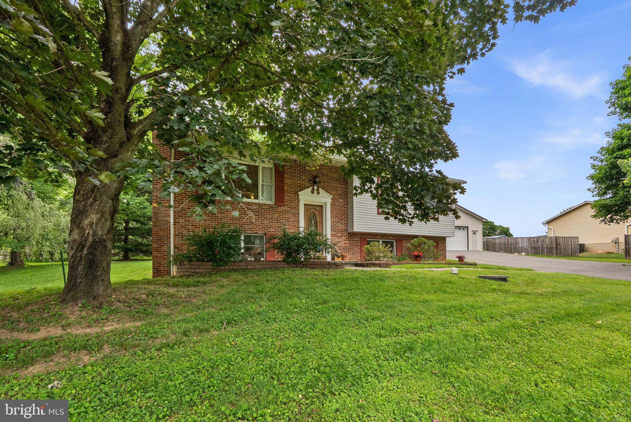 4502 LEMANS COURT