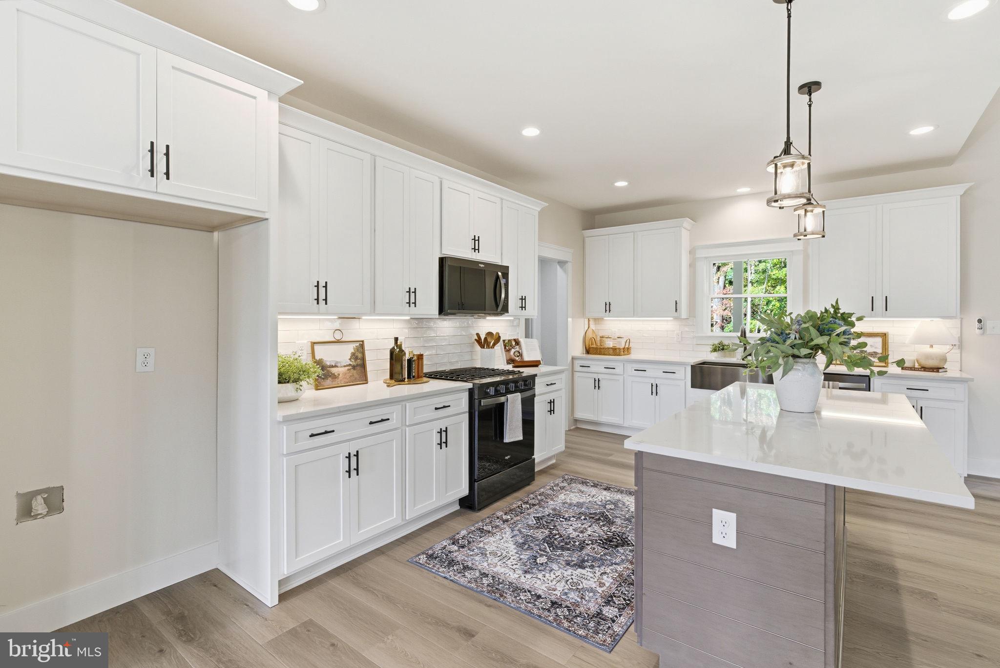 36 ANNA COVES BOULEVARD