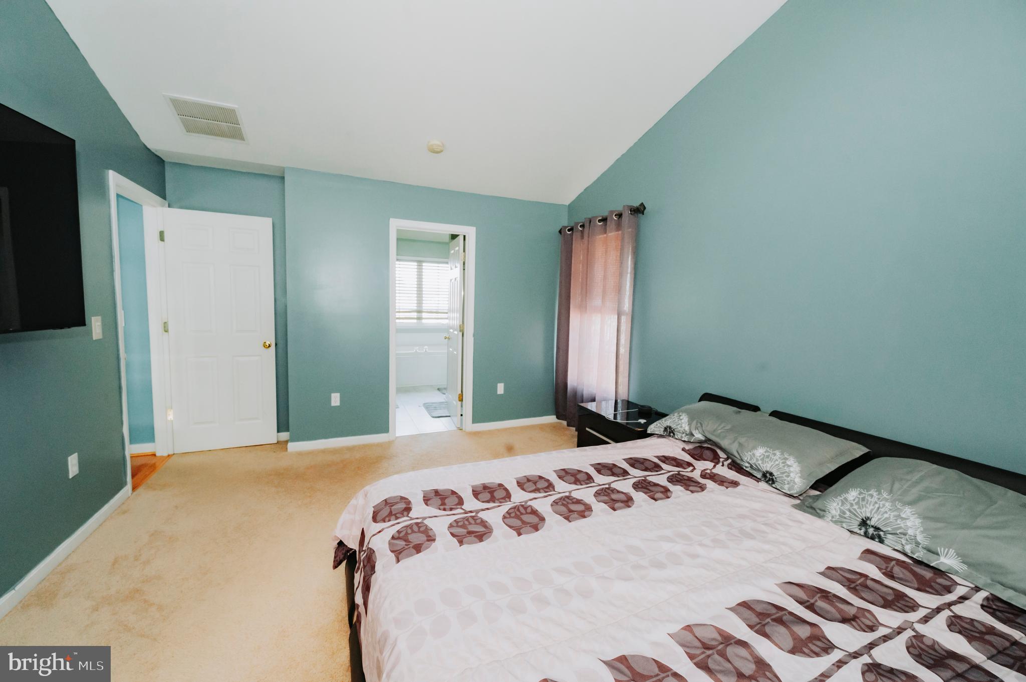 NORTH END - Residential