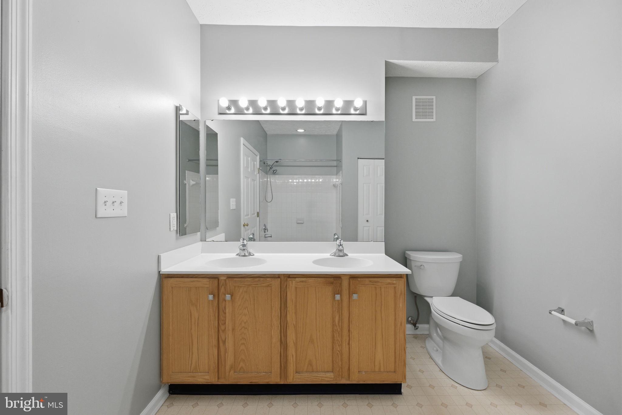 CHESTNUT TERRACE - Residential