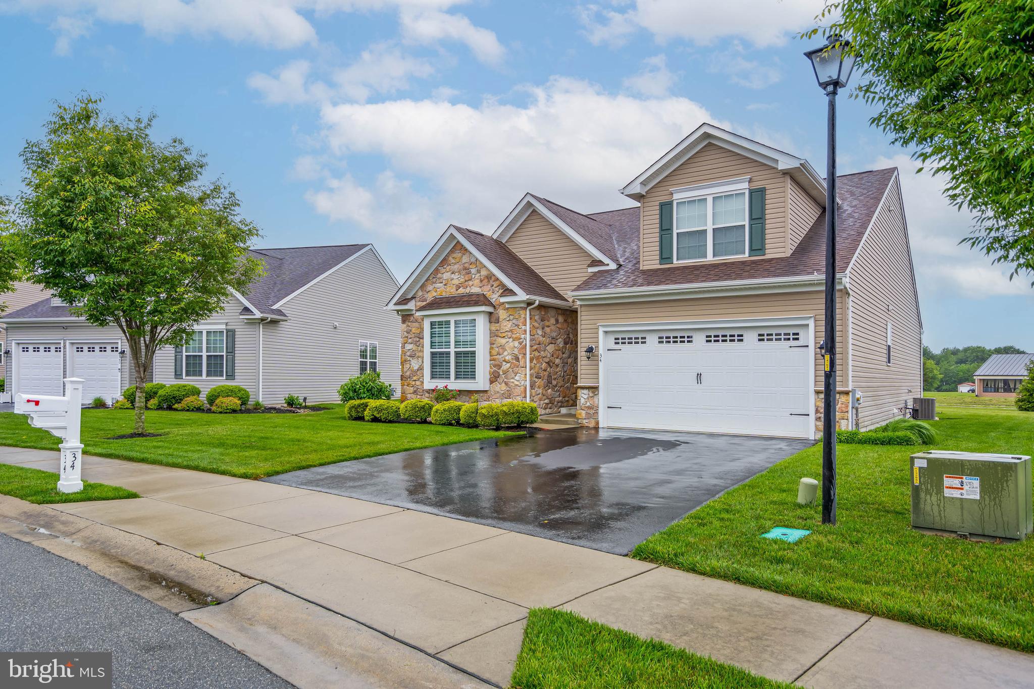 34 SAHALEE COURT