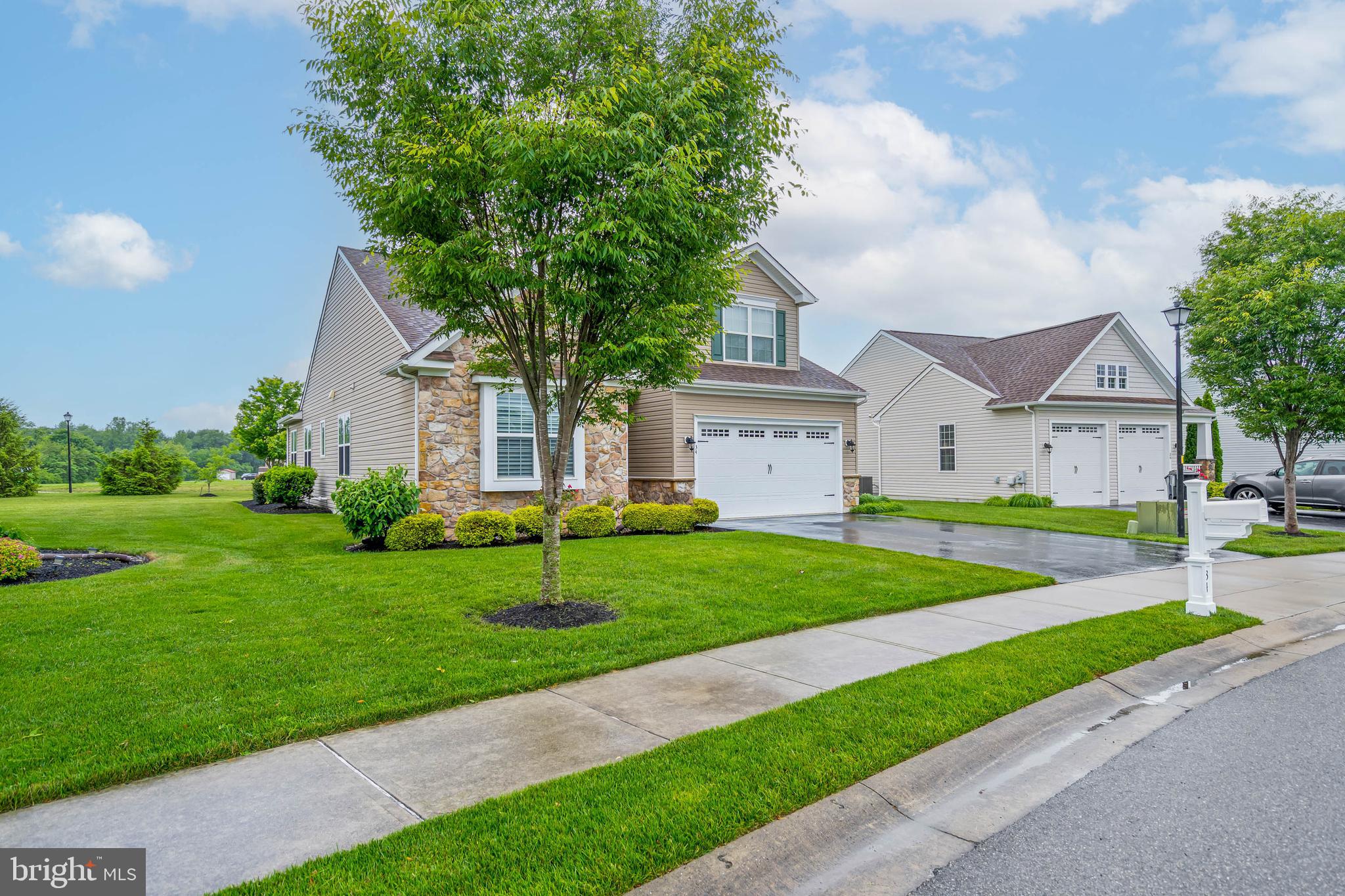 34 SAHALEE COURT