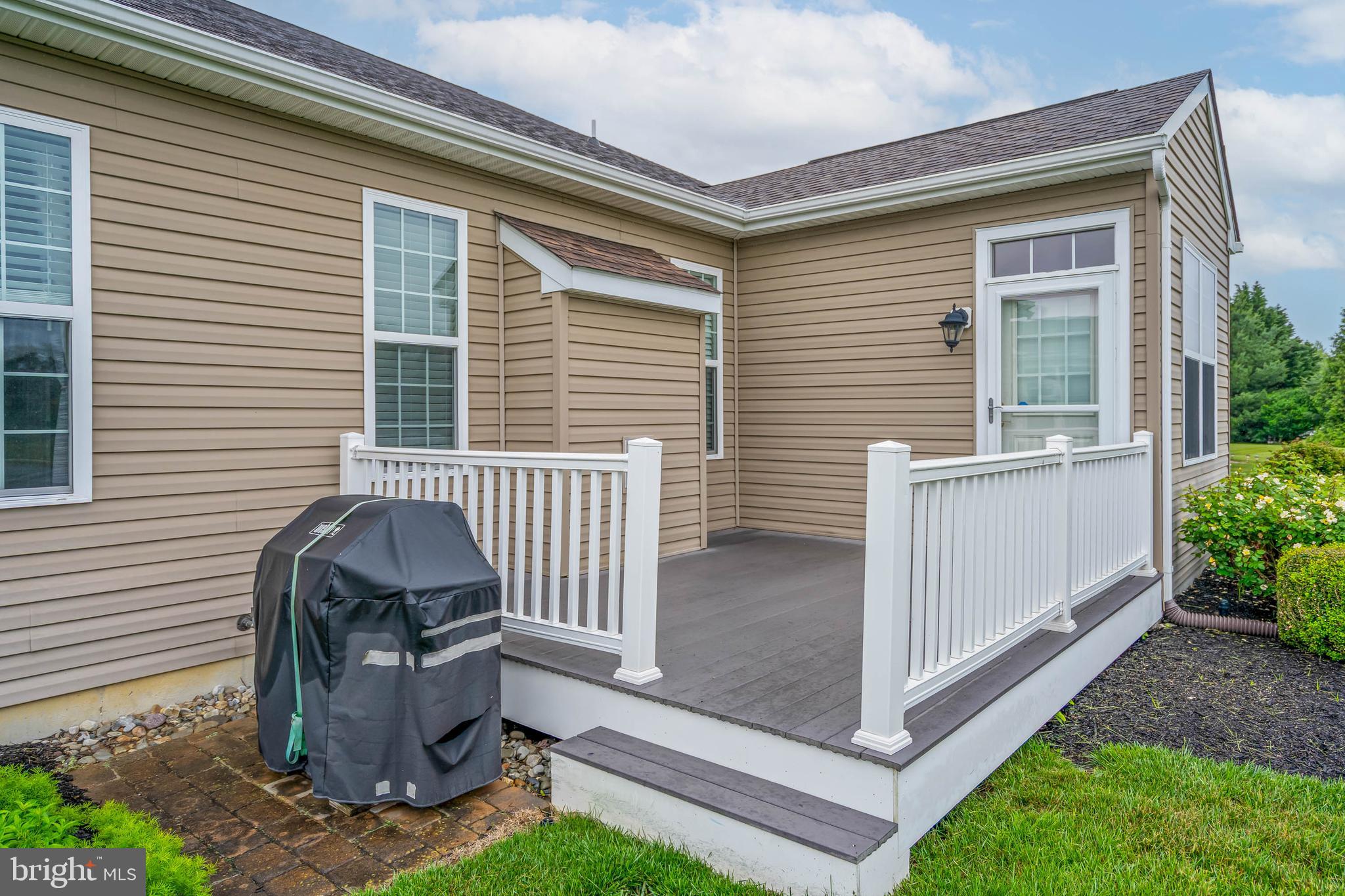 34 SAHALEE COURT