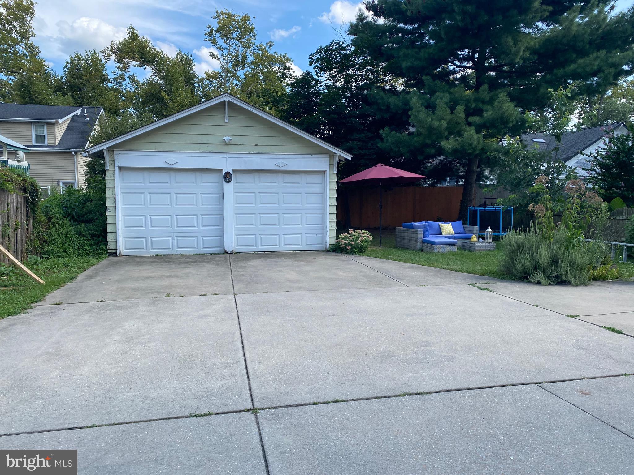 252 RHOADS AVENUE