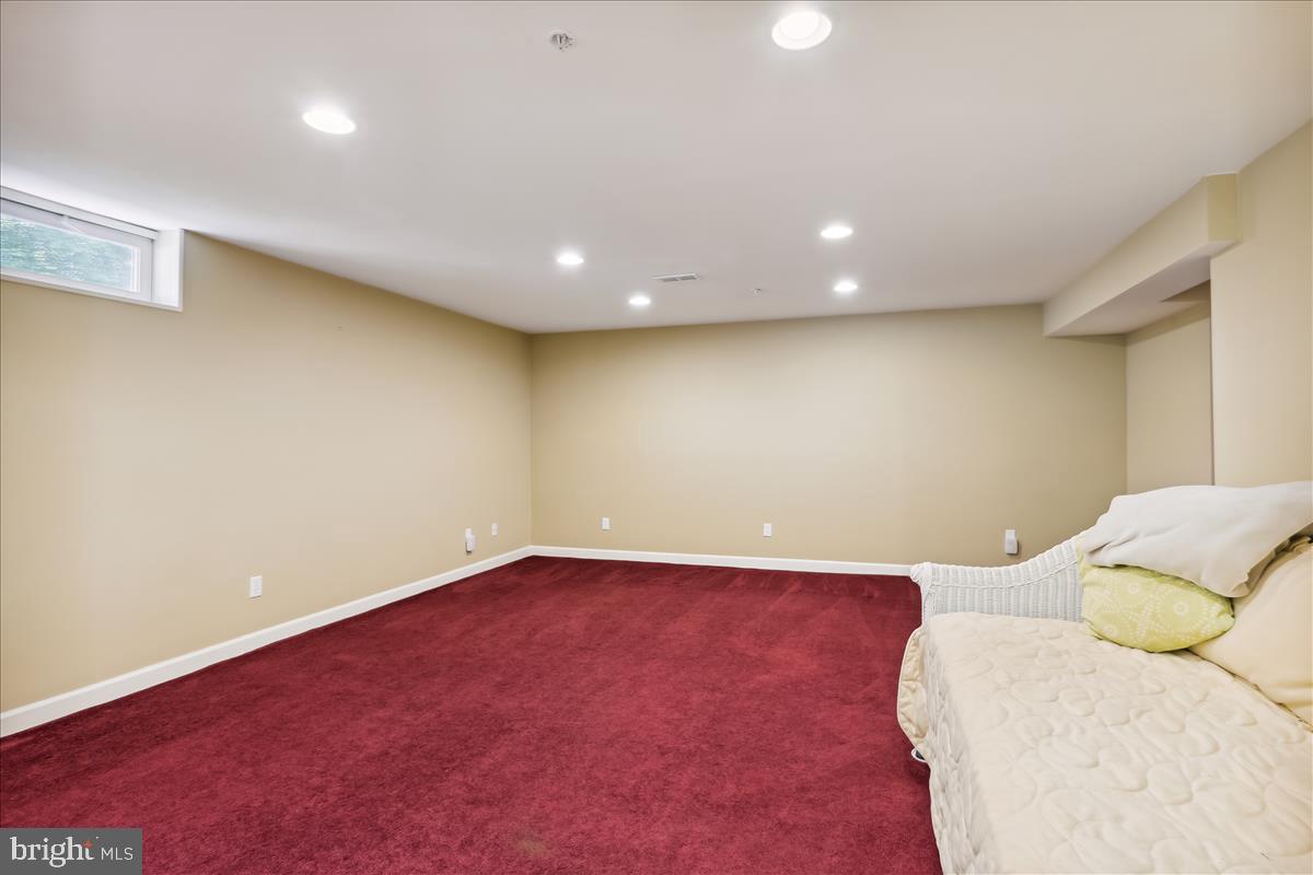 WATERFORD COMMON - Residential