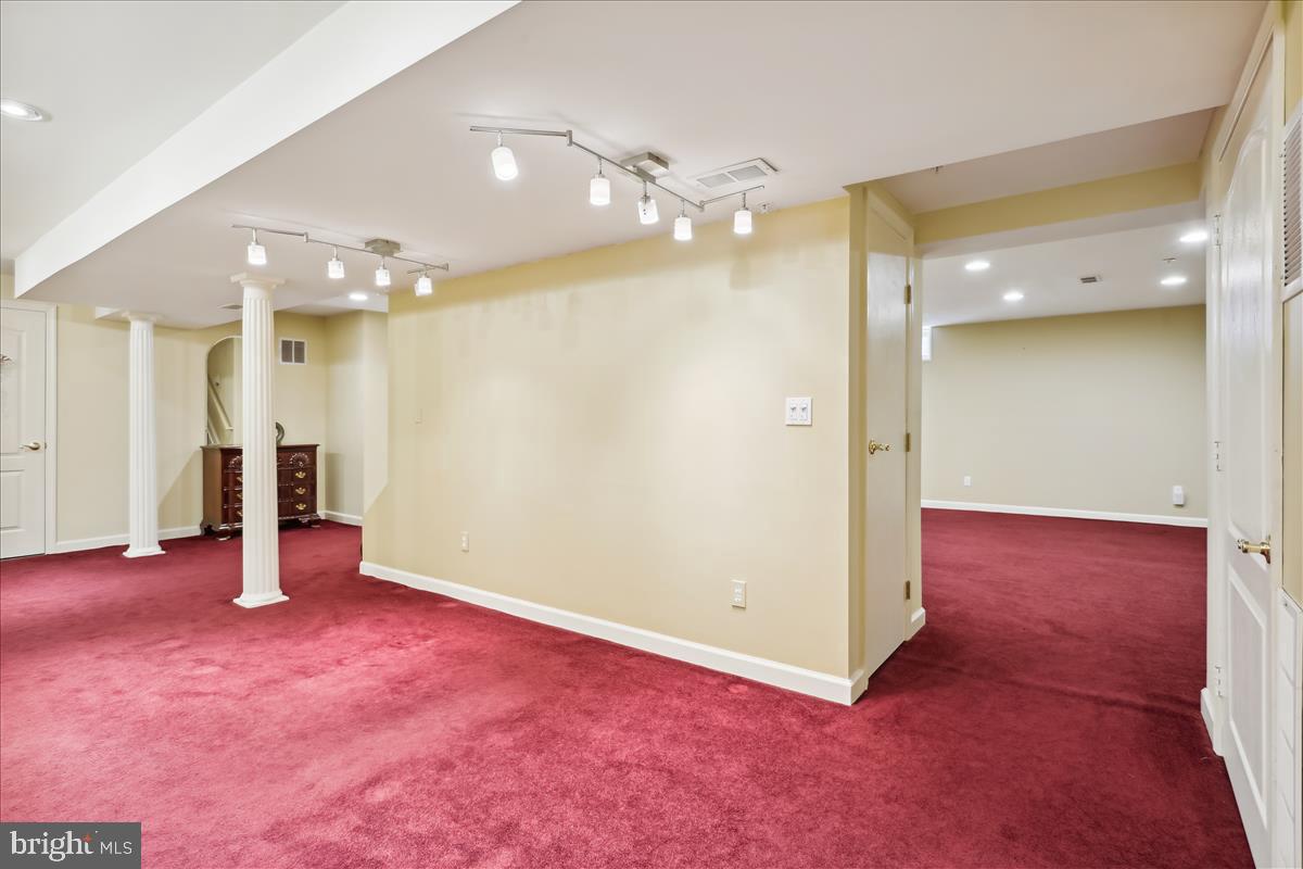 WATERFORD COMMON - Residential