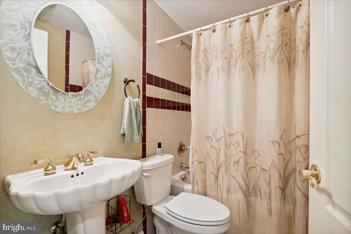 WATERFORD COMMON - Residential