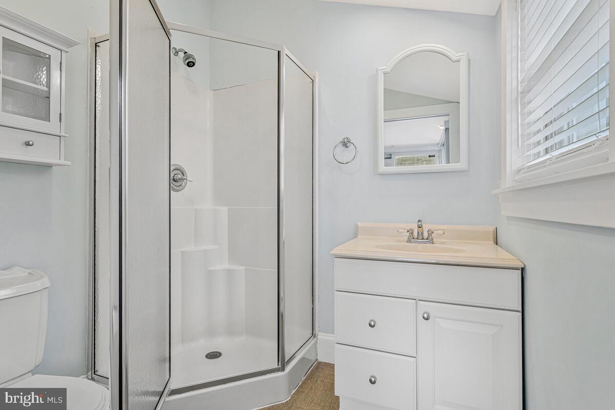 KNOTTS-WEST GLYMONT - Residential