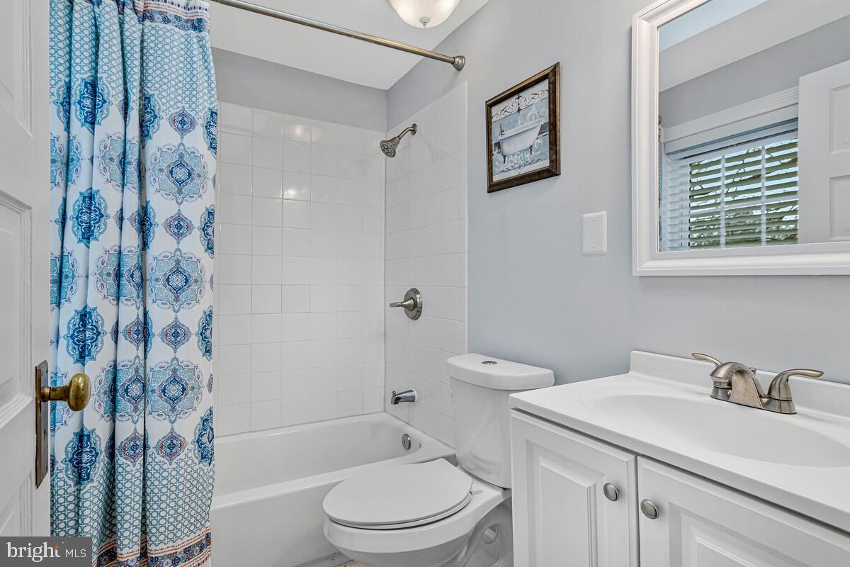 KNOTTS-WEST GLYMONT - Residential