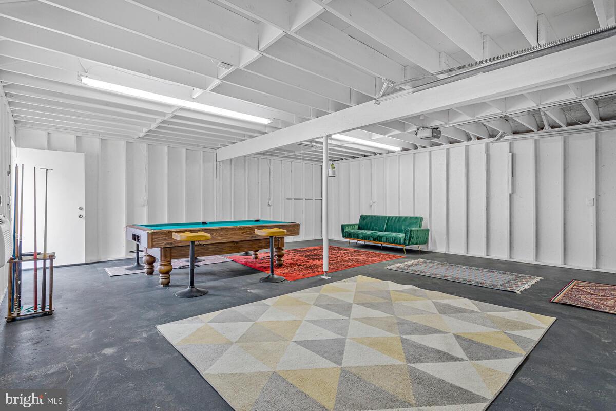 KNOTTS-WEST GLYMONT - Residential