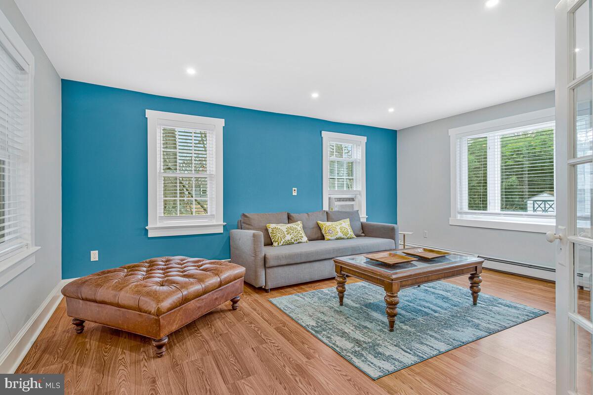 KNOTTS-WEST GLYMONT - Residential