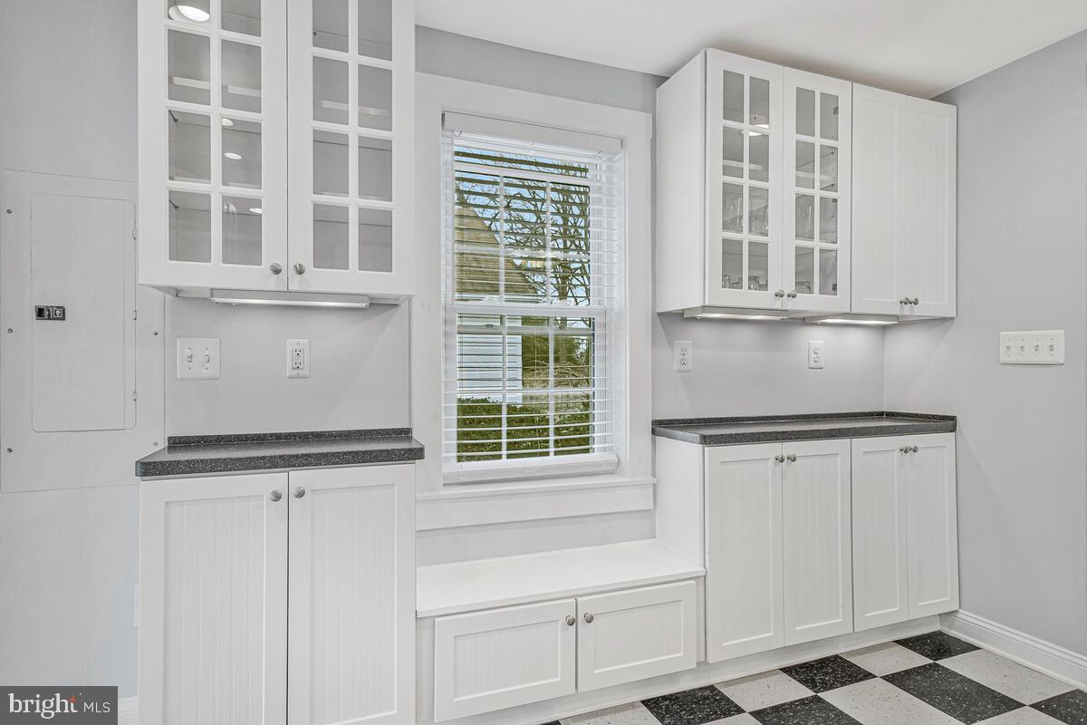 KNOTTS-WEST GLYMONT - Residential