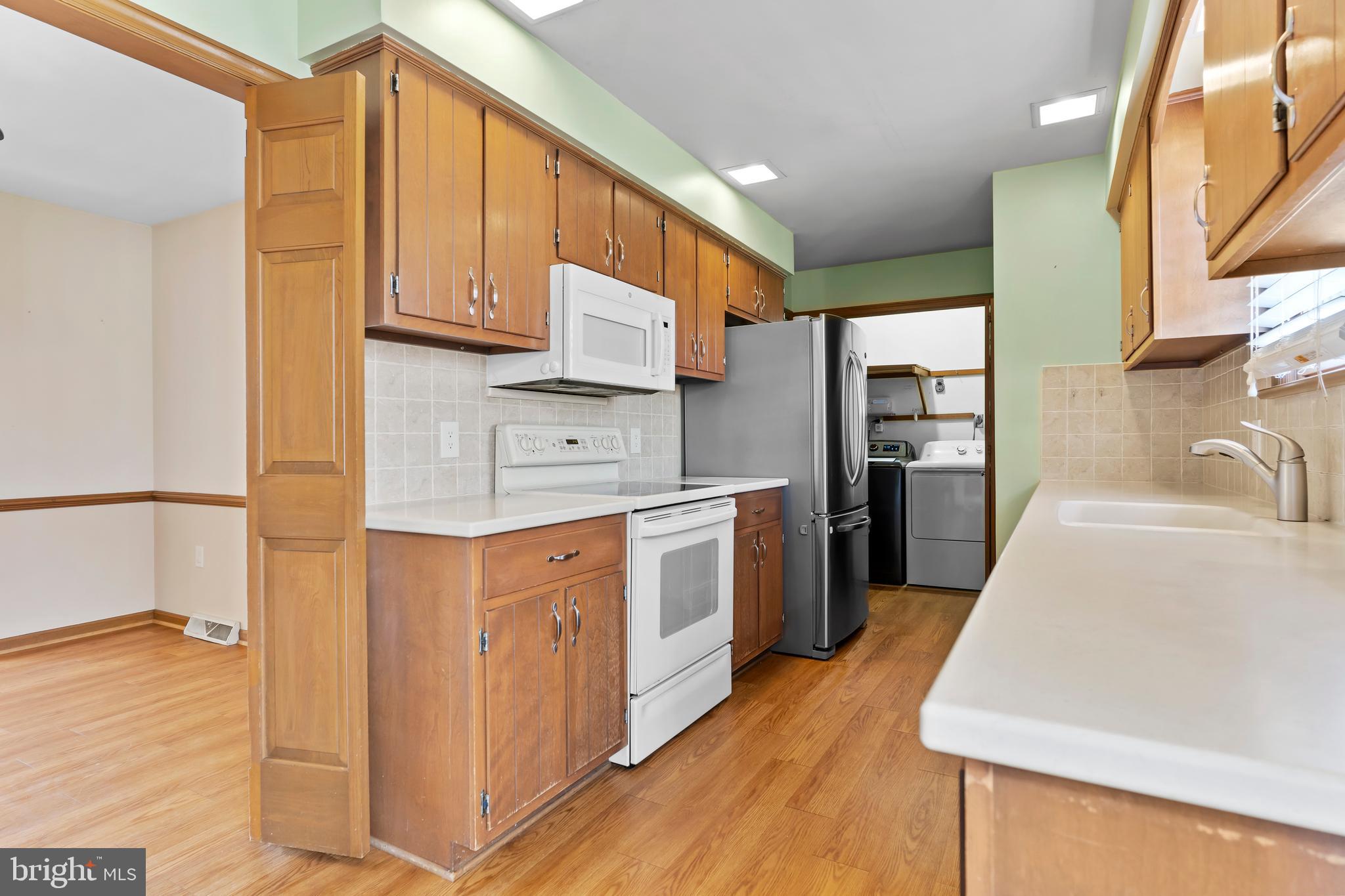 MEETING HOUSE HEIGHTS - Residential